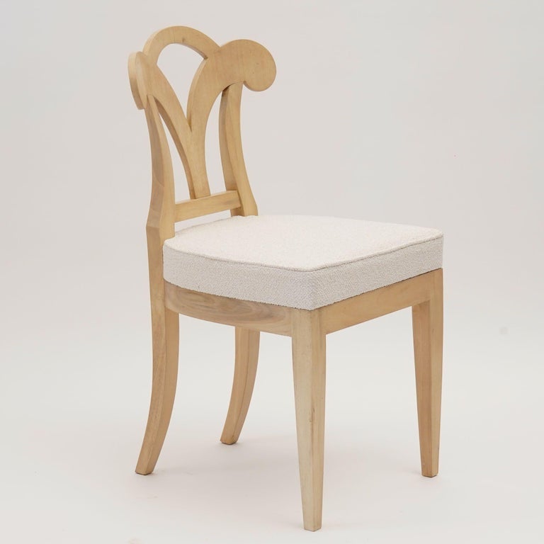 https://a.1stdibscdn.com/eclectica-set-of-8-white-biedermeier-dining-chairs-each-in-different-style-for-sale-picture-11/f_25683/f_461406221754336575895/10_ADX02851_master.jpeg?width=768