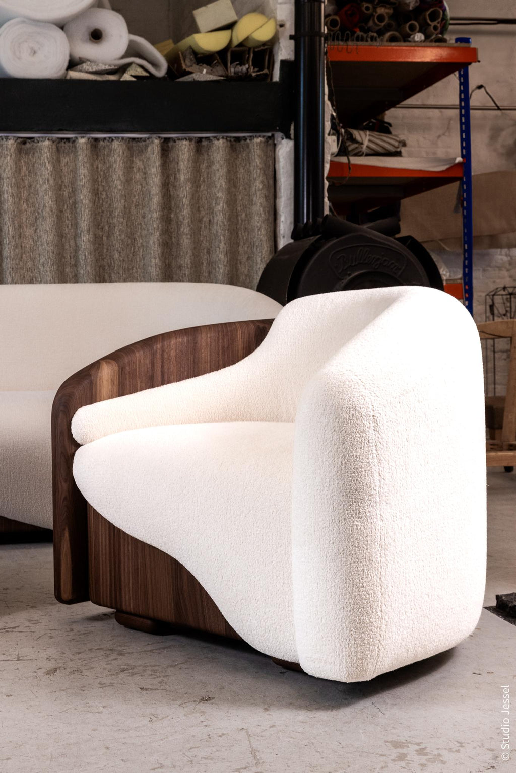 https://a.1stdibscdn.com/bruder-snow-armchair-by-guillaume-chevalier-for-sale-picture-9/f_12192/f_423599521731949548520/10_Ecume_armchair_Guillaume_Chevalier_HD__master.jpg