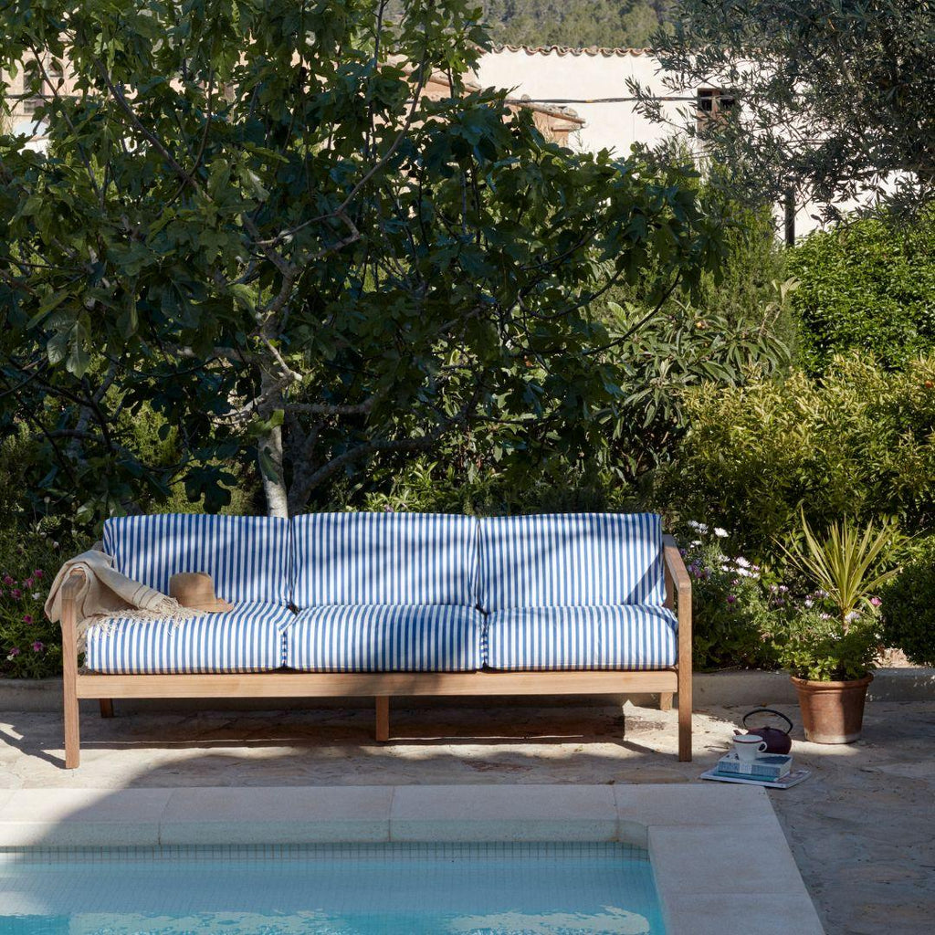 https://a.1stdibscdn.com/outdoor-virkelyst-3-seater-sofa-in-teak-and-yellow-striped-fabric-for-skagerak-for-sale-picture-4/f_14472/f_346228421686008996419/10_master.jpg