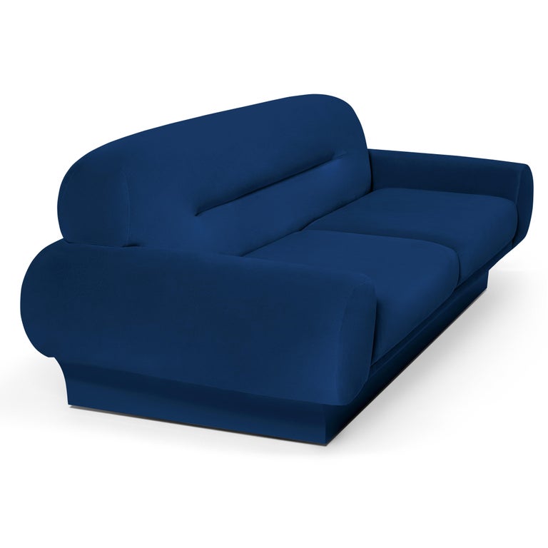 https://a.1stdibscdn.com/contemporary-velvet-sofa-with-oversized-curvy-arms-for-sale-picture-10/f_27693/f_330403821677654334045/10_master.jpg?width=768