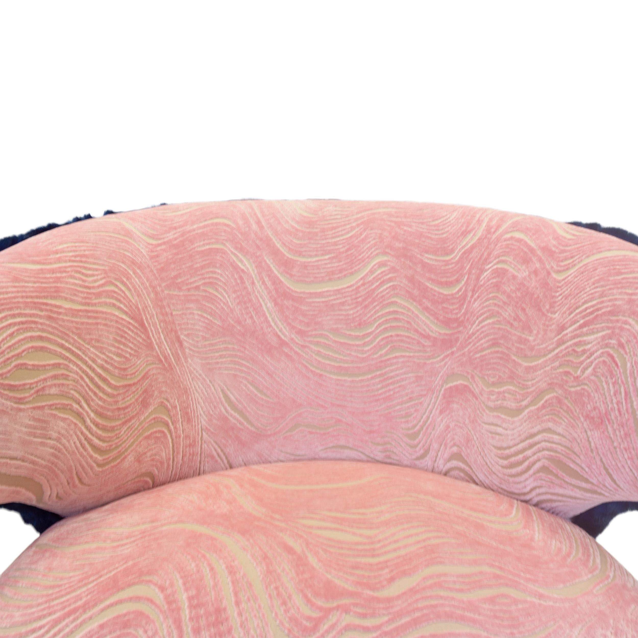 https://a.1stdibscdn.com/modern-winged-swivel-chair-with-pink-cut-velvet-and-cobalt-faux-fur-for-sale-picture-10/f_21233/f_223742321612286708068/10_master.jpg