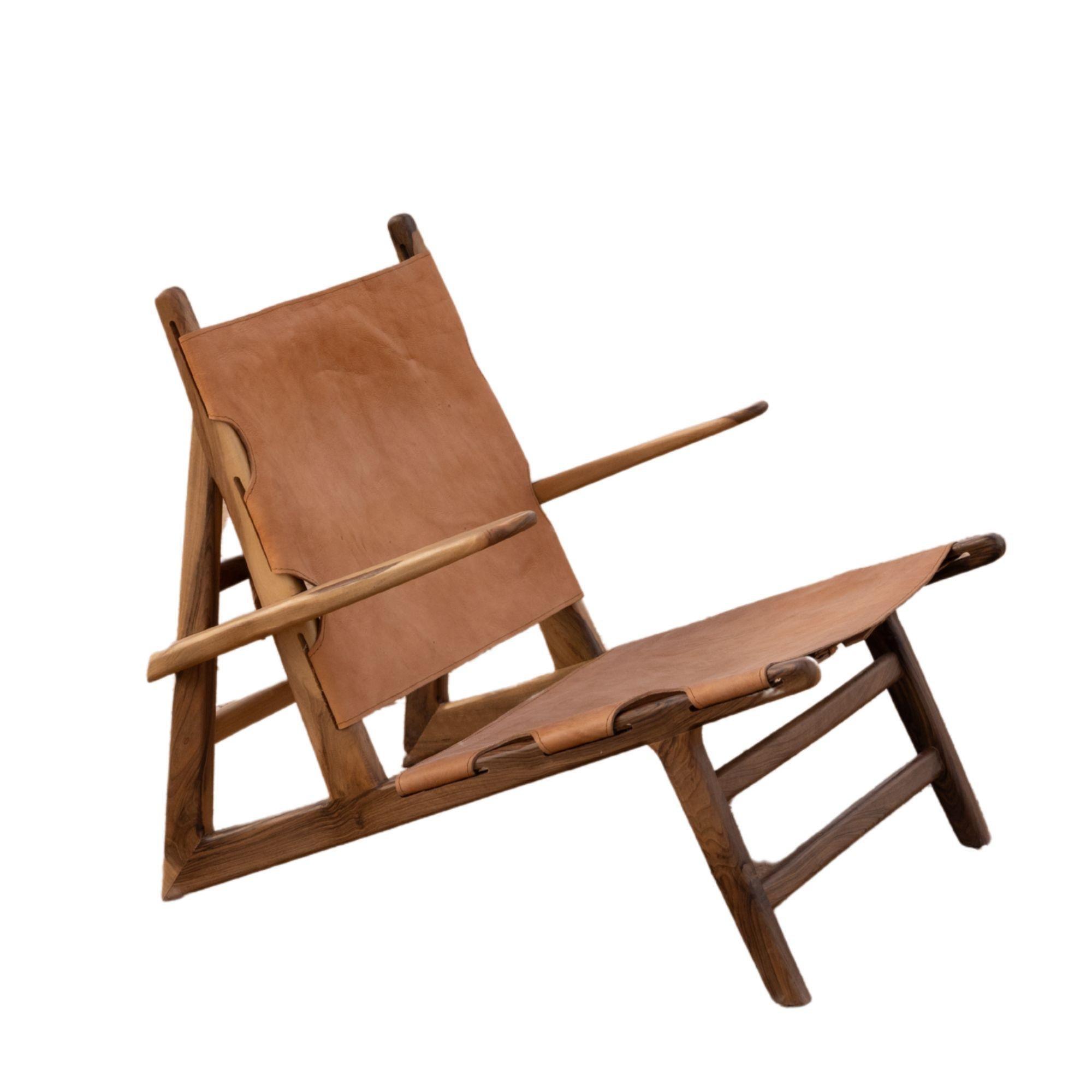 https://a.1stdibscdn.com/joshua-armchair-in-walnut-and-leather-for-sale-picture-3/f_30933/f_490585821772555064012/10_master.jpg