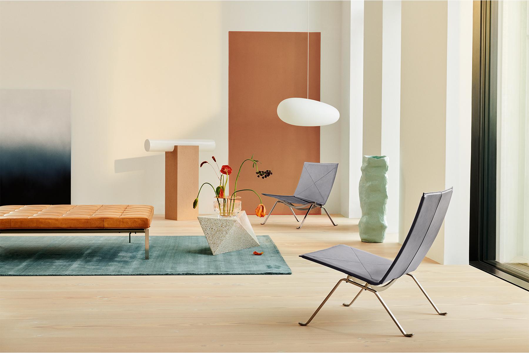 https://a.1stdibscdn.com/poul-kjaerholm-model-pk22-natural-canvas-for-sale-picture-5/f_13532/f_234026821618558374432/11335_PK22_Special_edition_2019_Nuance_leather_master.jpg