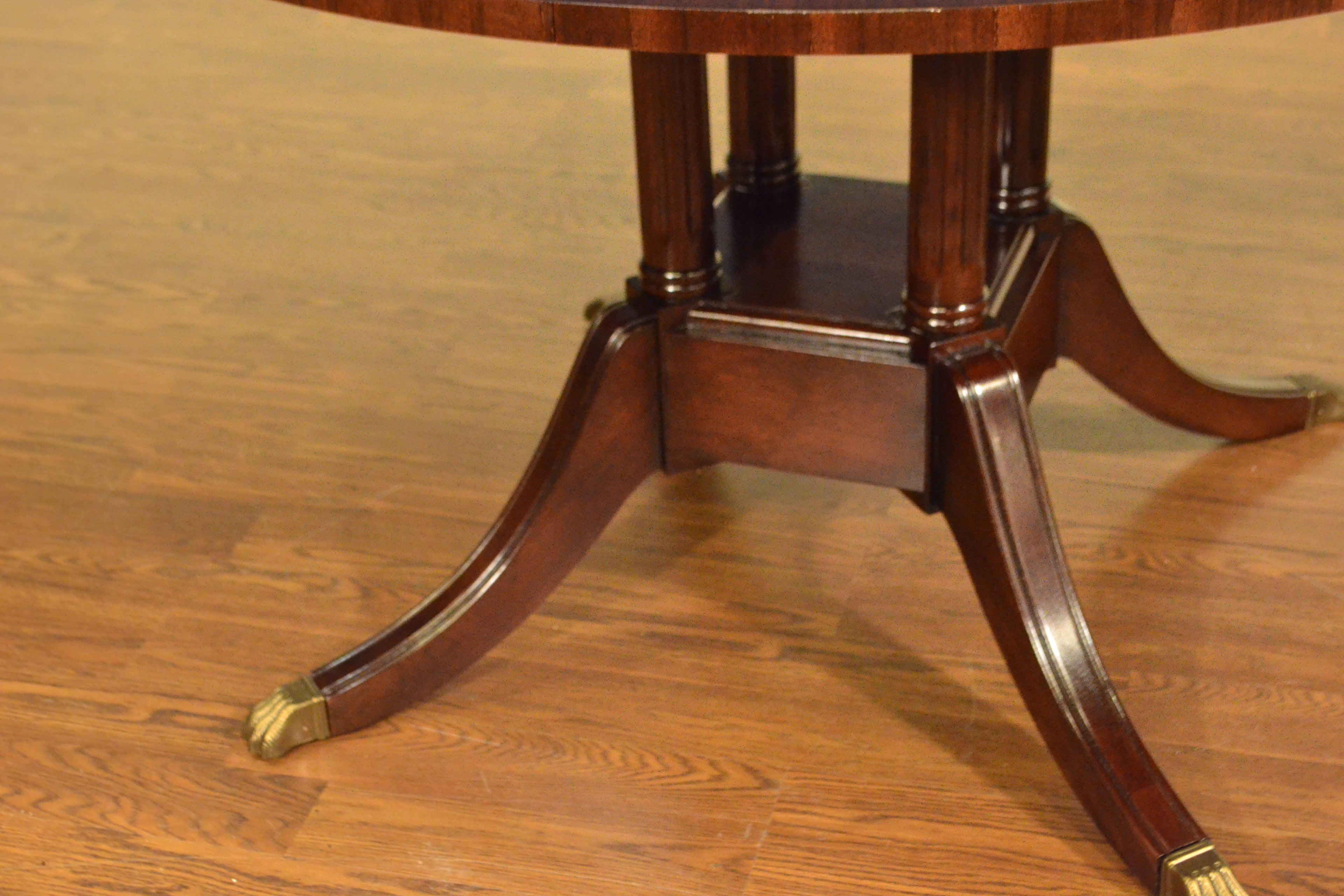 https://a.1stdibscdn.com/round-walnut-georgian-style-pedestal-dining-table-by-leighton-hall-for-sale-picture-6/f_44162/f_135451021549140888002/117_master.JPG