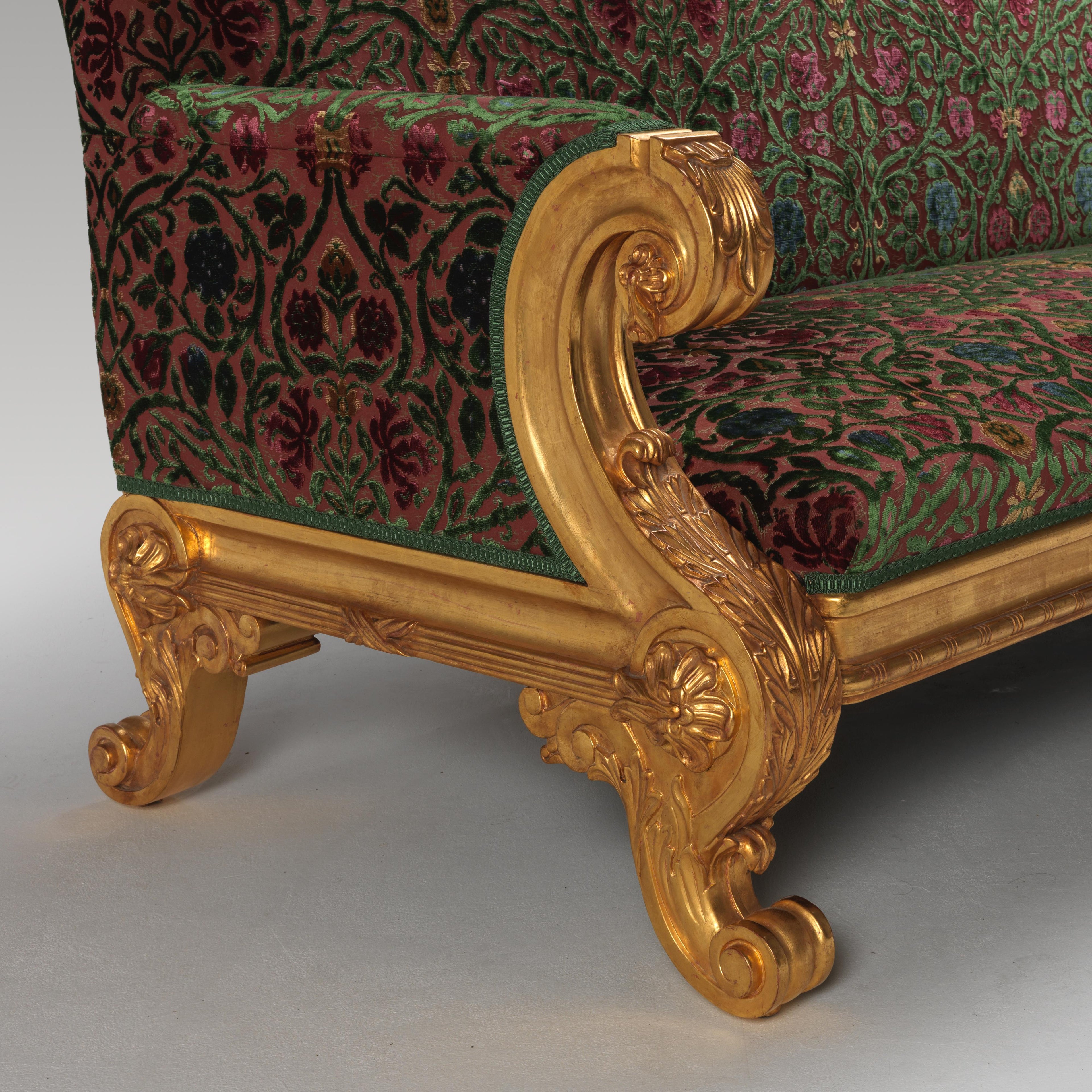 https://a.1stdibscdn.com/the-buckingham-palace-sofa-for-sale-picture-3/f_17242/f_480280821765967785120/11_01_2024_ELG195_0004_master.jpg