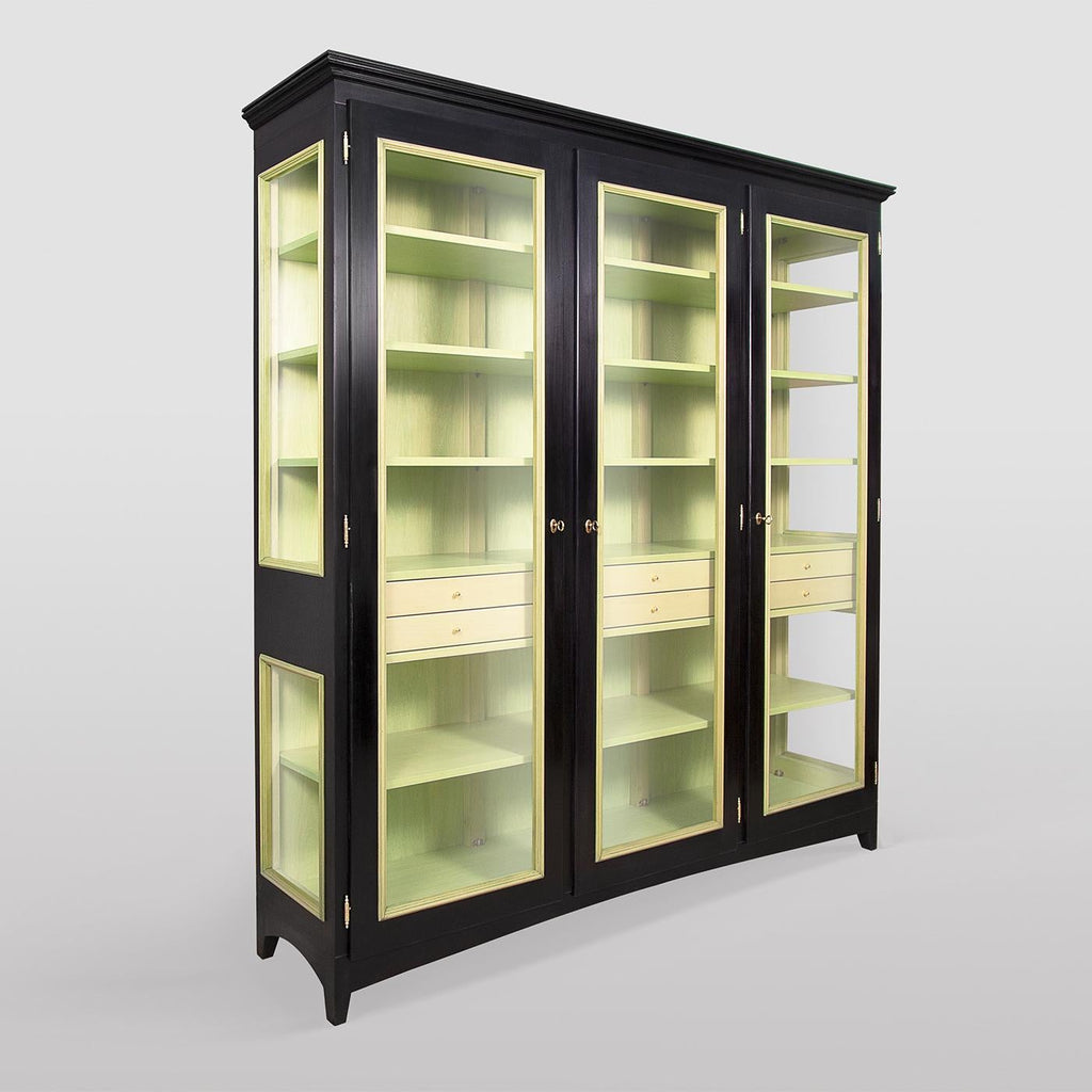 https://a.1stdibscdn.com/3-door-display-cabinet-for-sale-picture-2/22569652/f_232946121617879280447/11_master.jpg