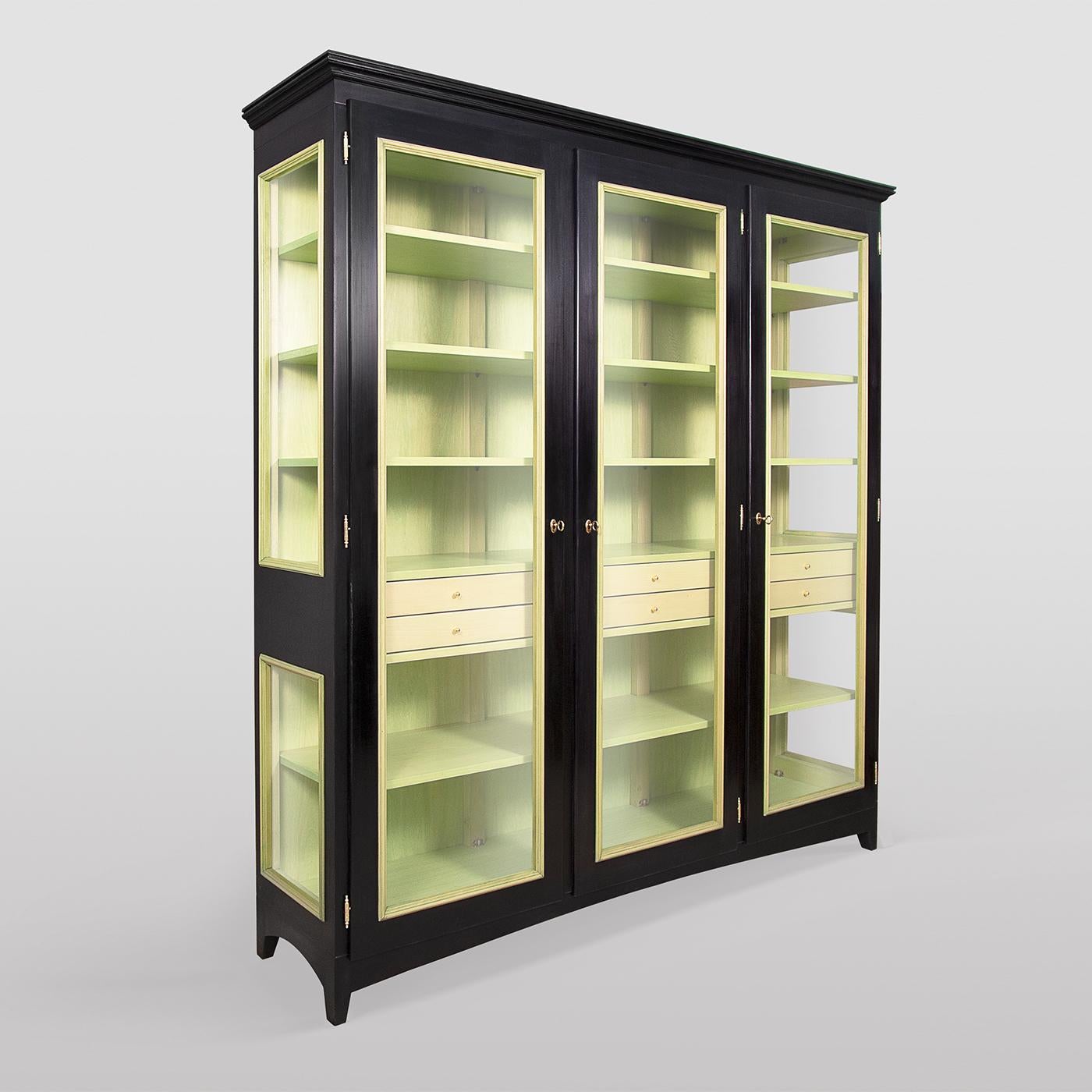 https://a.1stdibscdn.com/3-door-display-cabinet-for-sale-picture-2/22569652/f_232946121617879280447/11_master.jpg