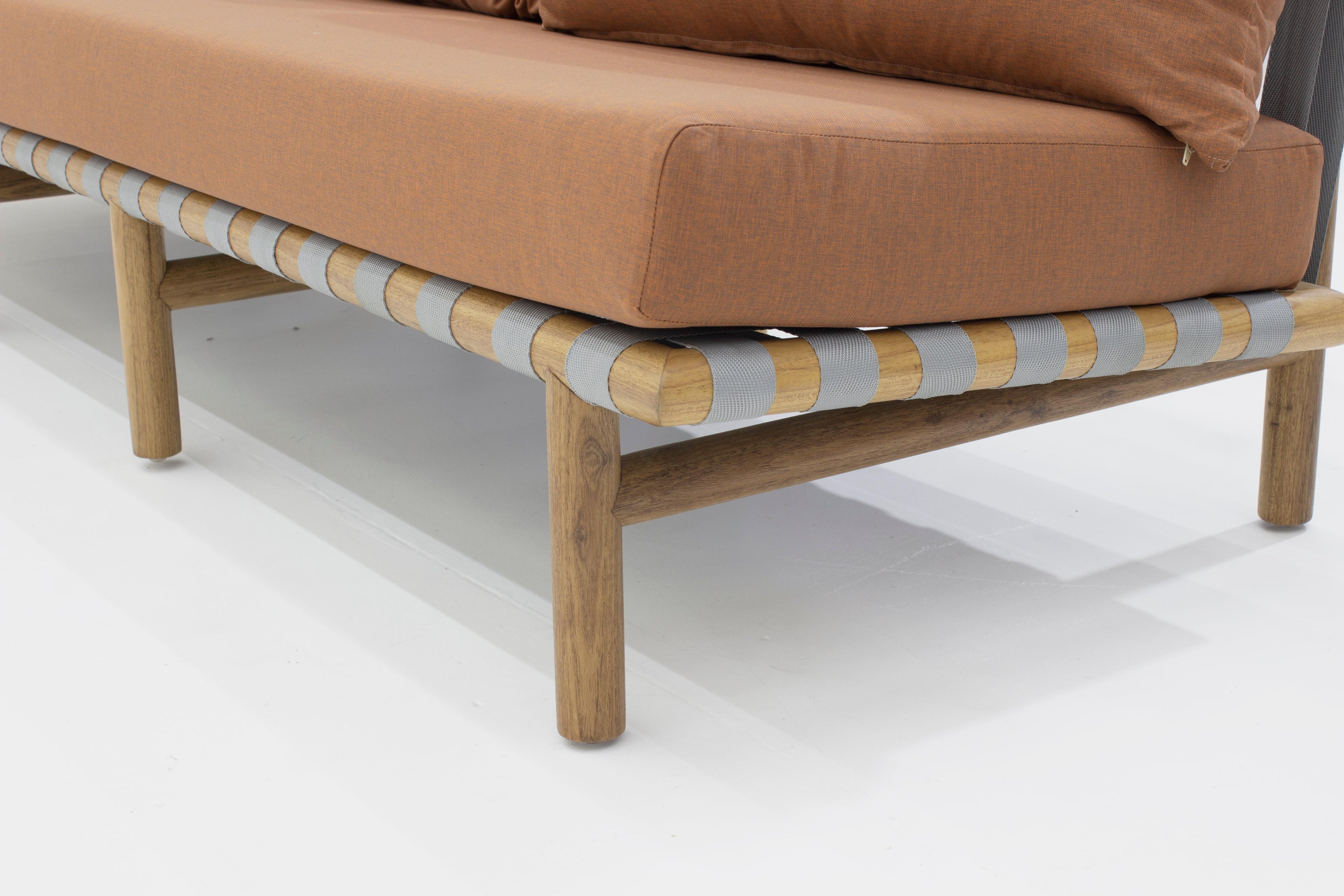 https://a.1stdibscdn.com/brazilian-minimalist-outdoor-sofa-serge-by-samuel-lamas-for-sale-picture-6/f_37403/f_408564321722366141395/11_master.jpg