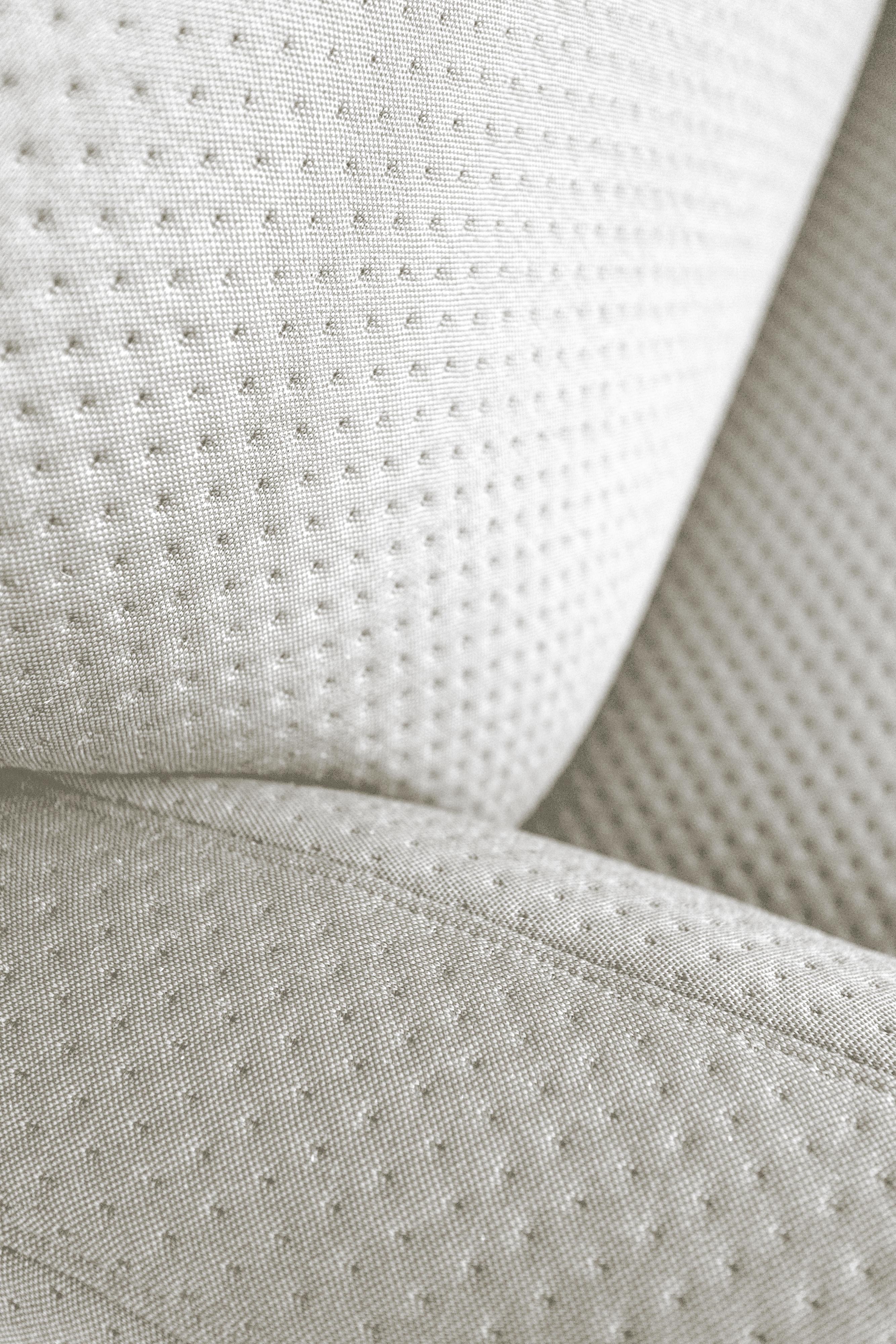 https://a.1stdibscdn.com/pearl-auguste-armchair-by-harto-for-sale-picture-7/f_12192/f_433989221738255058388/12010723377_HARTO_AUGUSTE_FAUTEUIL_96cm_perle_PACKSHOT_6_master.jpg