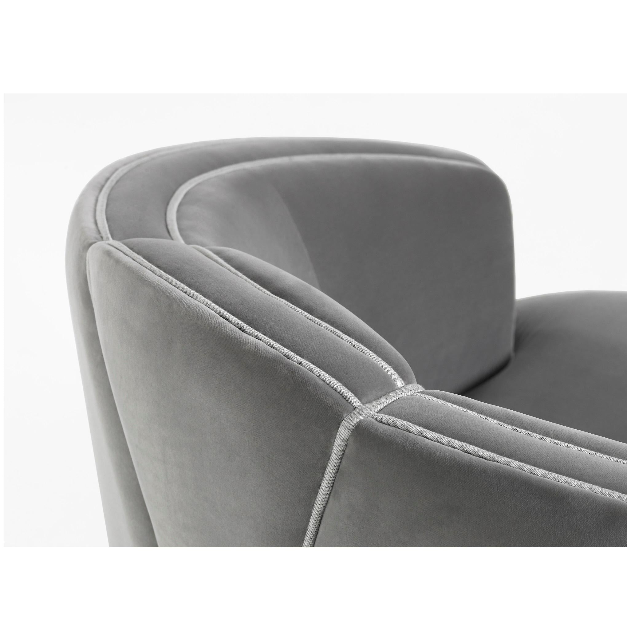 https://a.1stdibscdn.com/art-deco-style-velvet-armchair-w-piping-for-sale-picture-5/f_27693/f_329159921677084432347/120112_MUNNA_POLTRONA_JOSEPHINE_04_master.jpg
