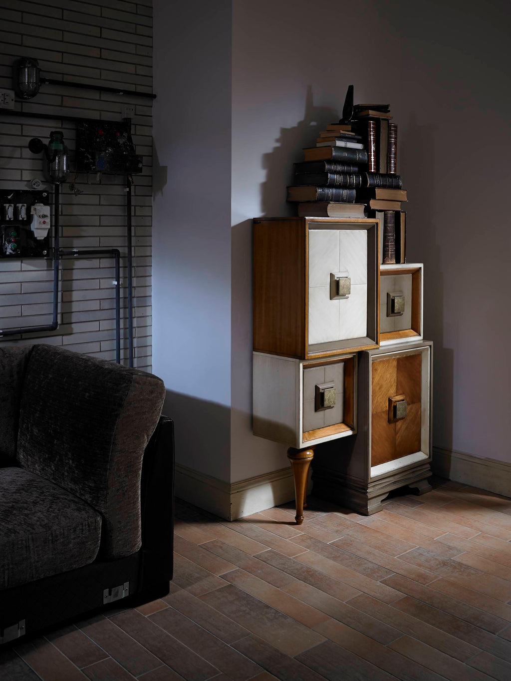 https://a.1stdibscdn.com/dinastia-entry-cabinet-by-lola-glamour-for-sale-picture-5/f_12192/f_461509921754409226649/12201_detalle1__master.jpg