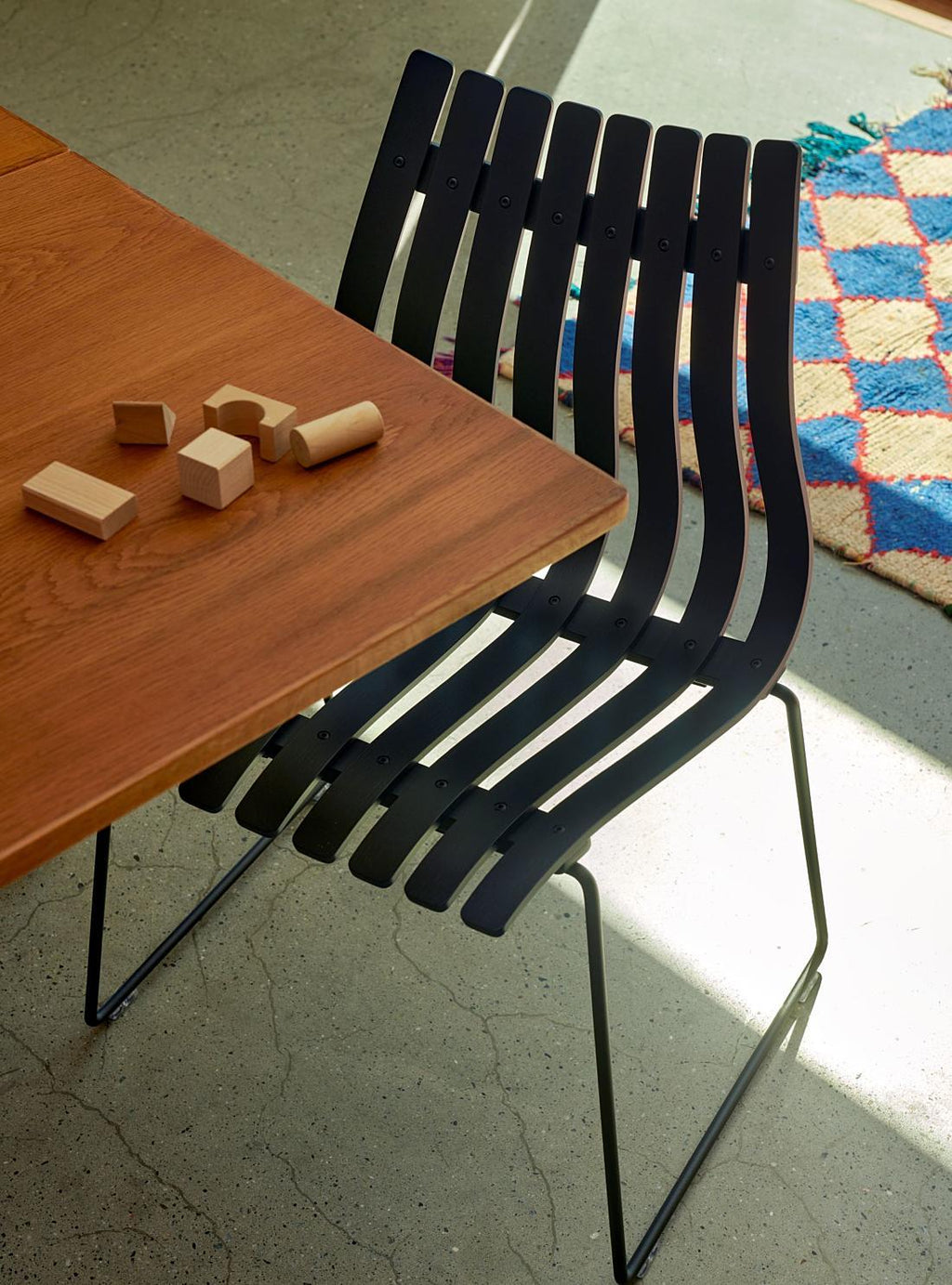 https://a.1stdibscdn.com/scandia-junior-stackable-chair-by-fjord-fiesta-with-bolt-base-for-sale-picture-4/f_95902/f_468453621759114289885/122cbf881376fe839327f165ec07e312_master.jpg