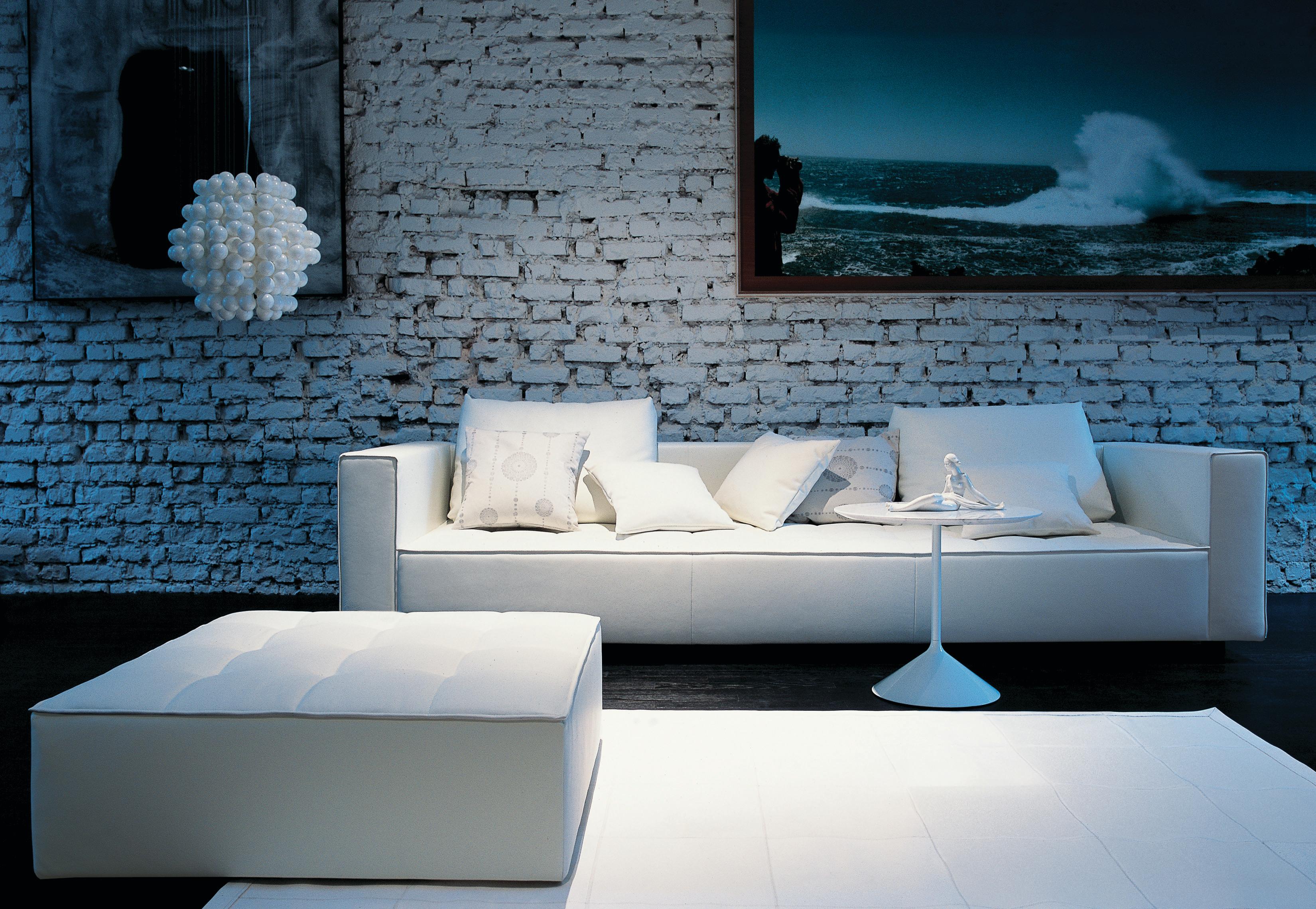 https://a.1stdibscdn.com/customizable-zanotta-kilt-sofa-by-emaf-progetti-for-sale-picture-3/f_44652/f_363206521695664118415/1242_4IG01_master.jpg