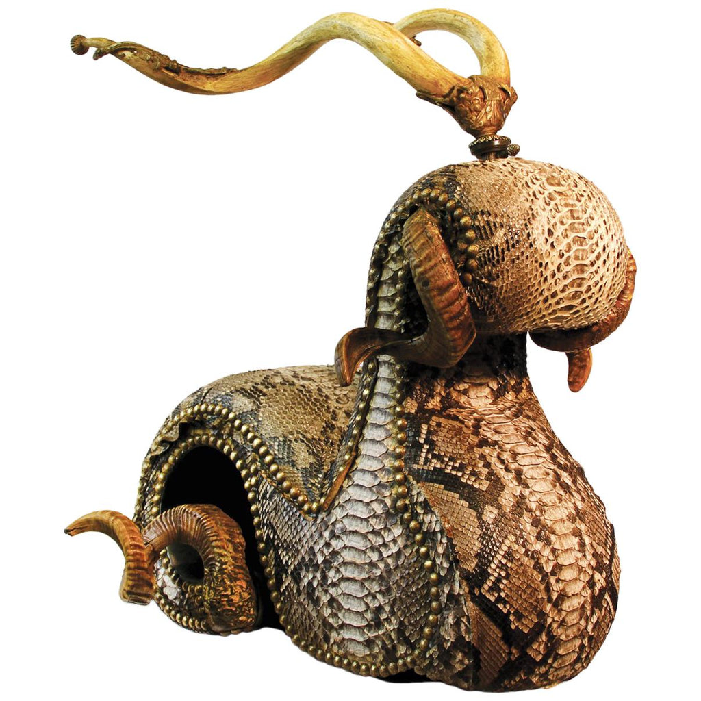 https://a.1stdibscdn.com/python-medium-chair-with-polished-kudu-horns-for-sale/1121189/f_126910211542434896762/12691021_master.jpg