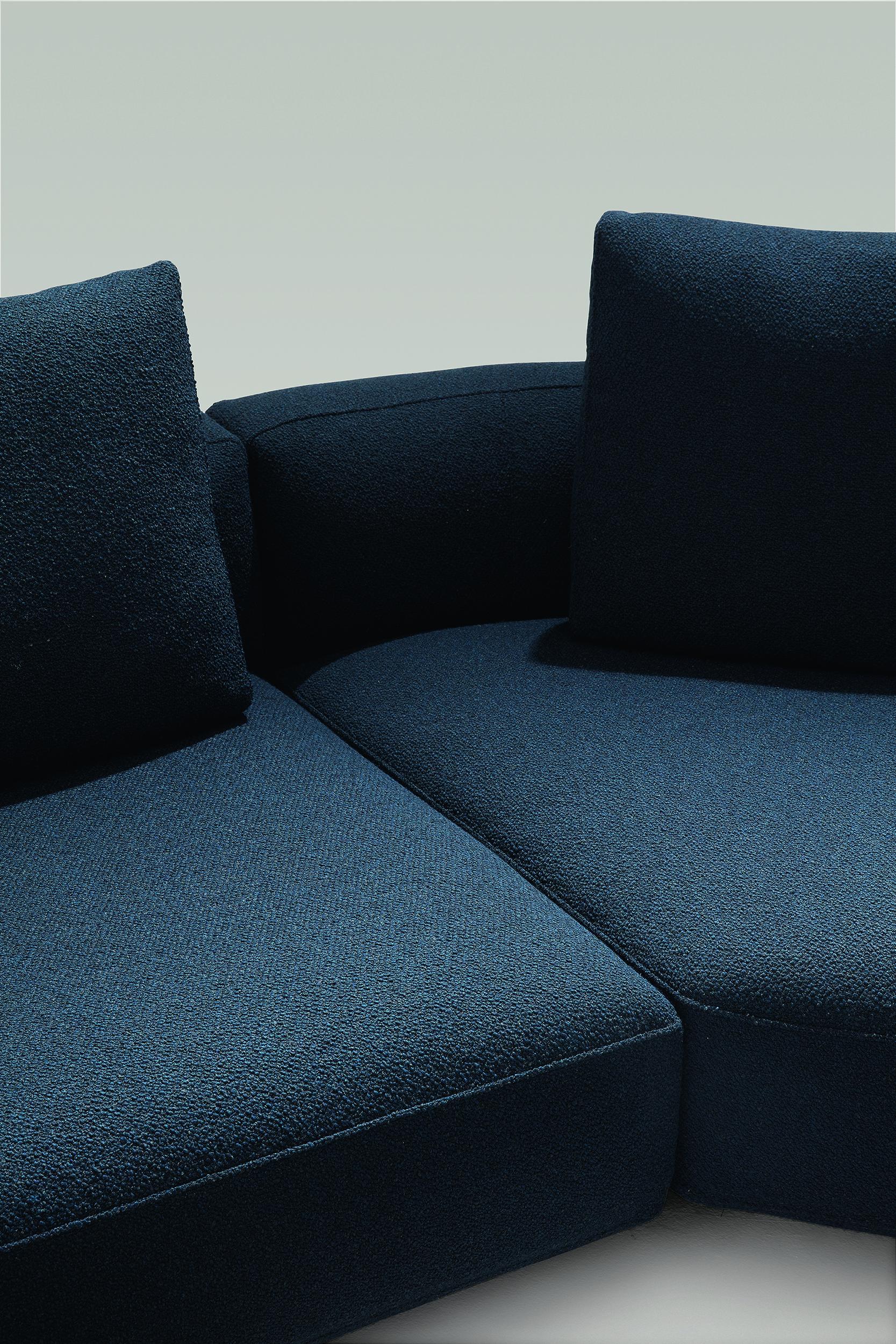 https://a.1stdibscdn.com/zanotta-pianoalto-modular-sofa-in-blue-fabric-by-ludovica-roberto-palomba-for-sale-picture-4/22569652/f_288792521653911498118/1272_7IP01_Quid40358_master.jpg