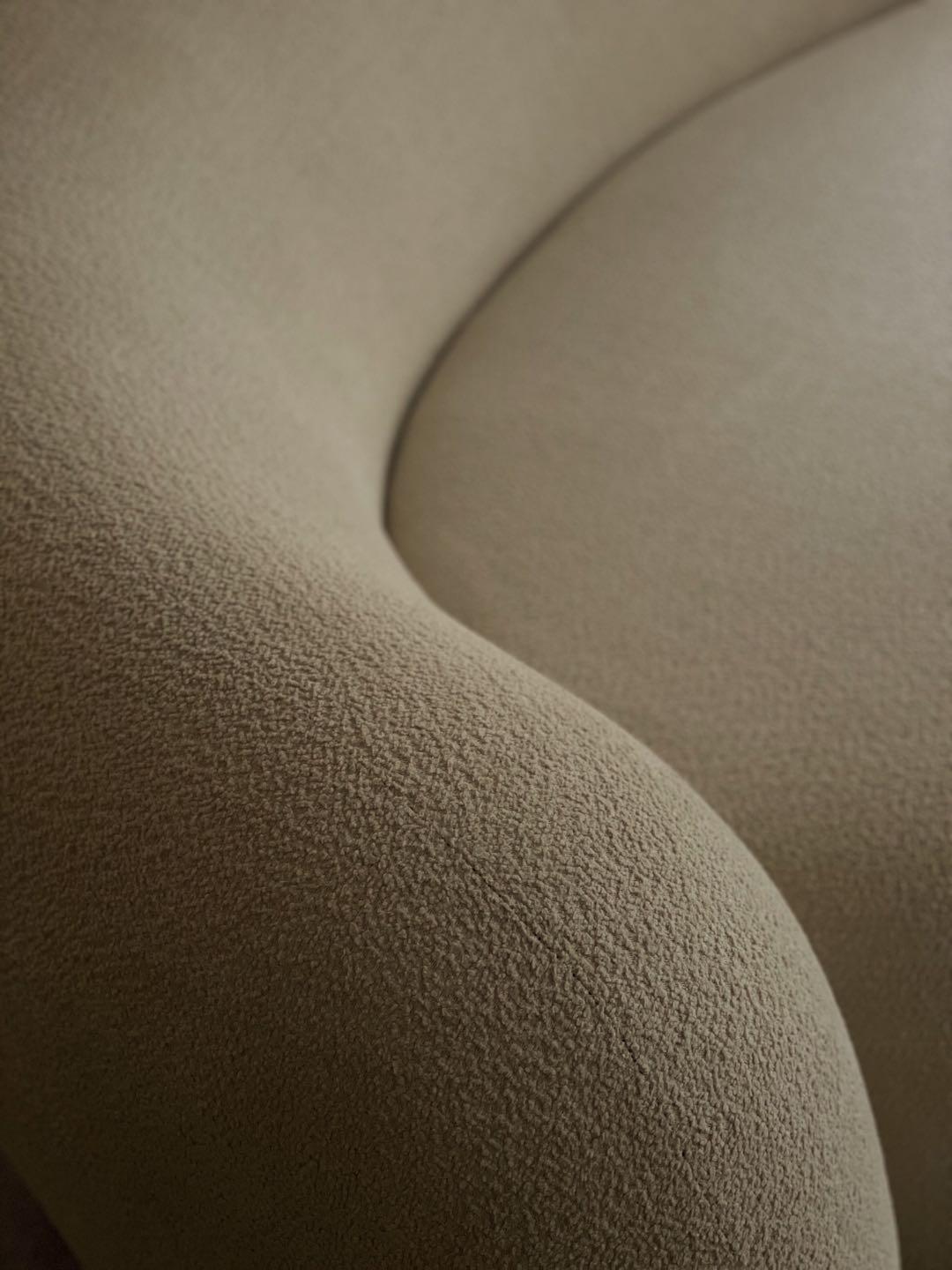 https://a.1stdibscdn.com/circular-sofa-by-karstudio-for-sale-picture-6/f_12192/f_327068121676044270418/1281611827954_pic_1__master.jpg