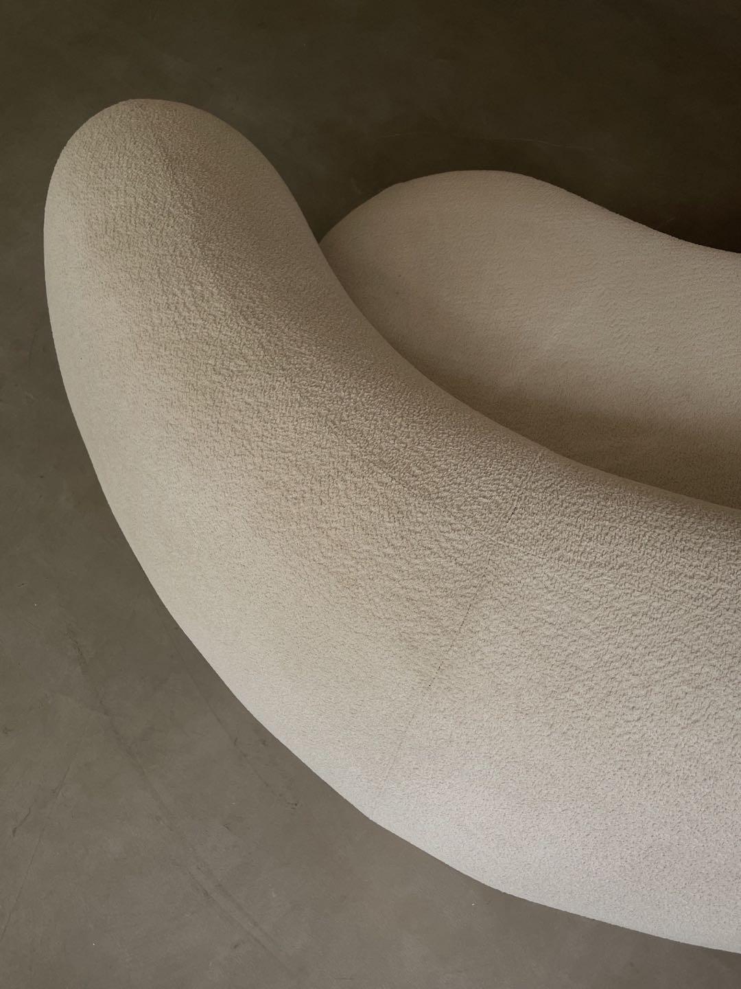 https://a.1stdibscdn.com/circular-sofa-by-karstudio-for-sale-picture-7/f_12192/f_327068121676044271054/1291611827954_pic_1__master.jpg