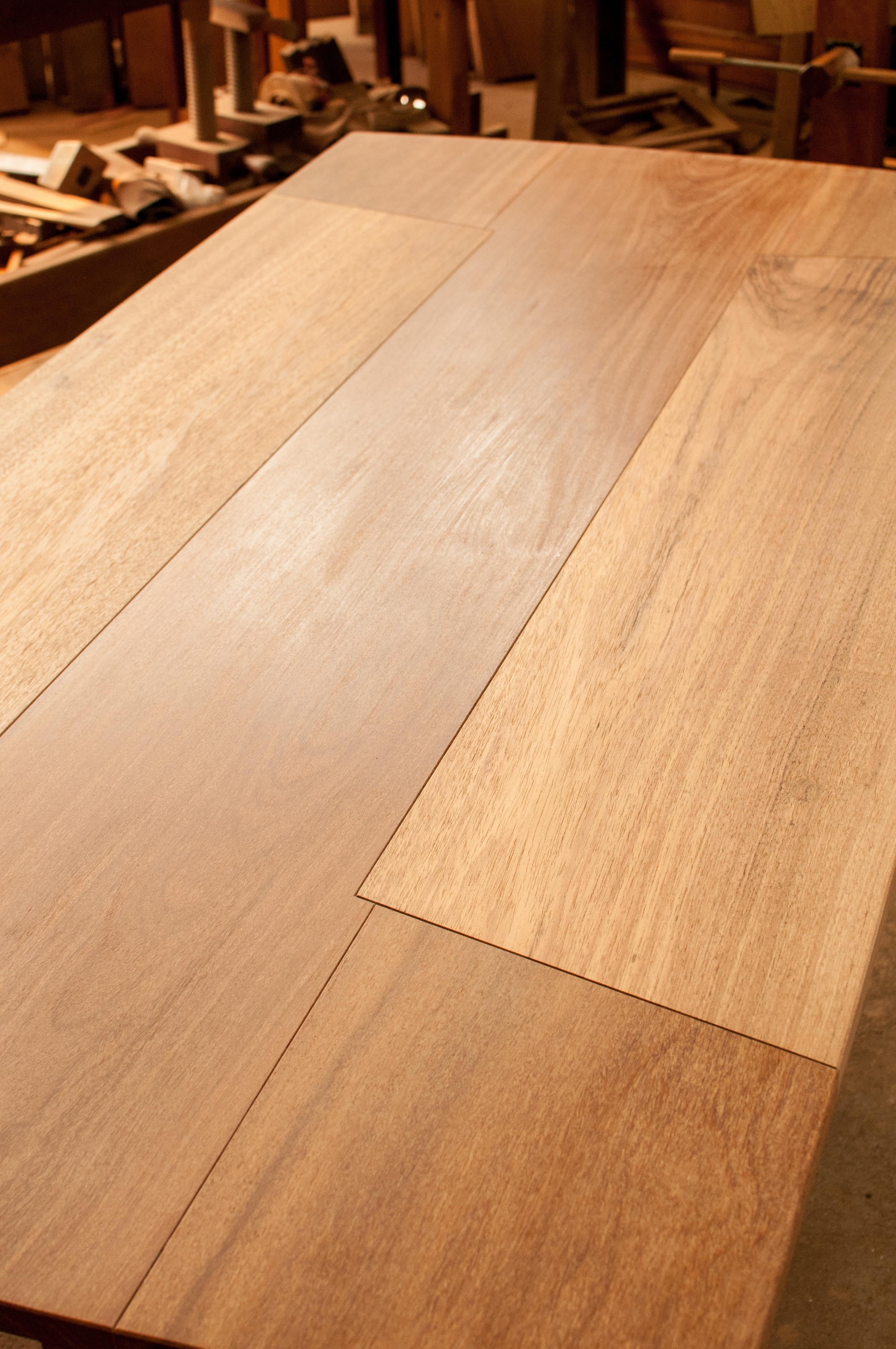 https://a.1stdibscdn.com/contemporary-dining-table-in-brazilian-hardwood-by-ricardo-graham-ferreira-for-sale-picture-4/f_31831/f_117658911534447251612/_12__master.jpg