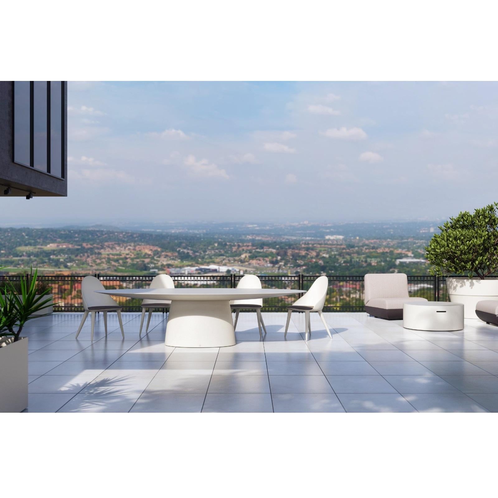 https://a.1stdibscdn.com/indoor-outdoor-dining-table-in-scratch-resistant-lacquered-resin-ral1001-for-sale-picture-12/f_27693/f_420751121758605994973/12_master.jpg