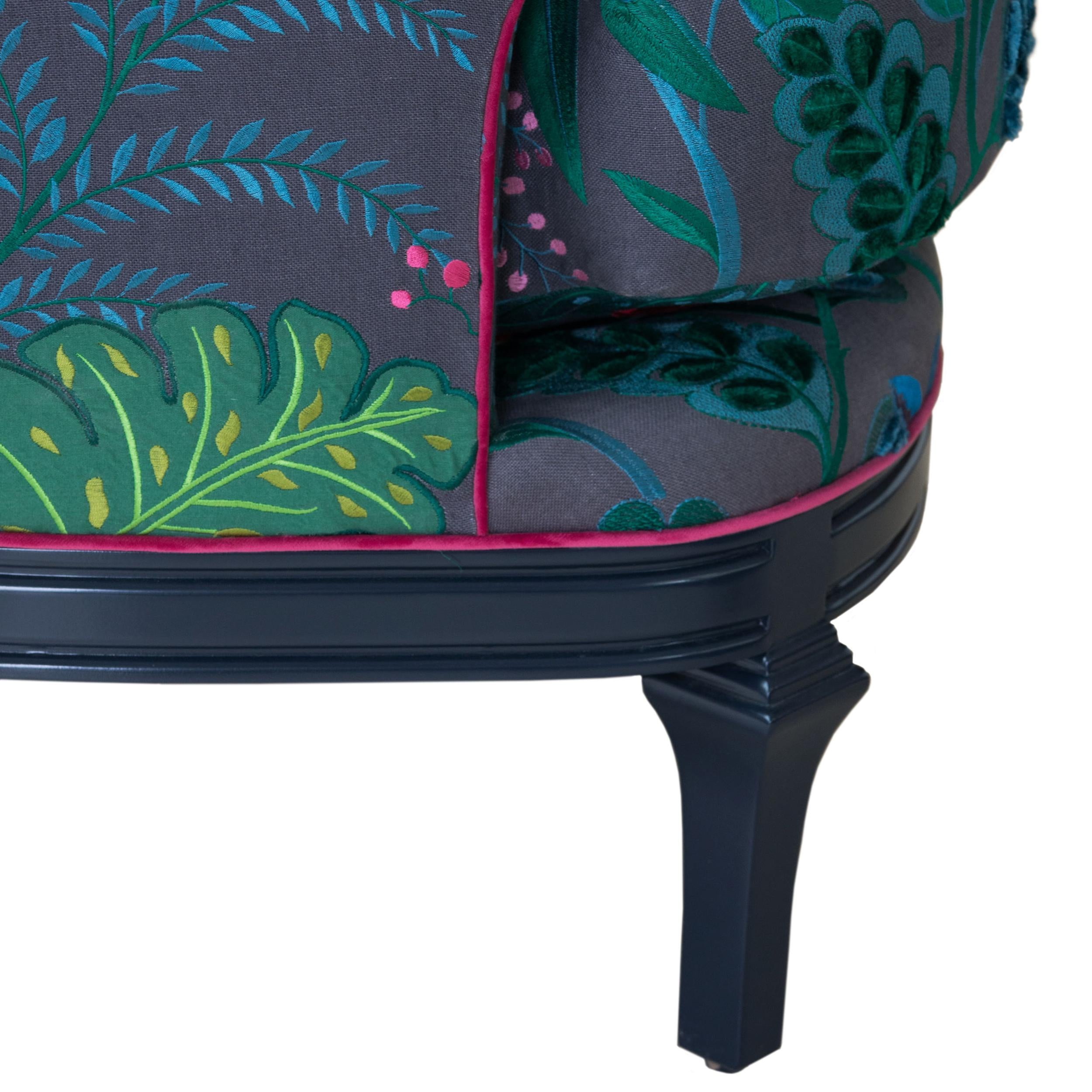 https://a.1stdibscdn.com/high-back-barrel-chair-in-colorful-floral-embroidered-linen-for-sale-picture-12/f_21233/f_224745221612901059450/12_master.jpg