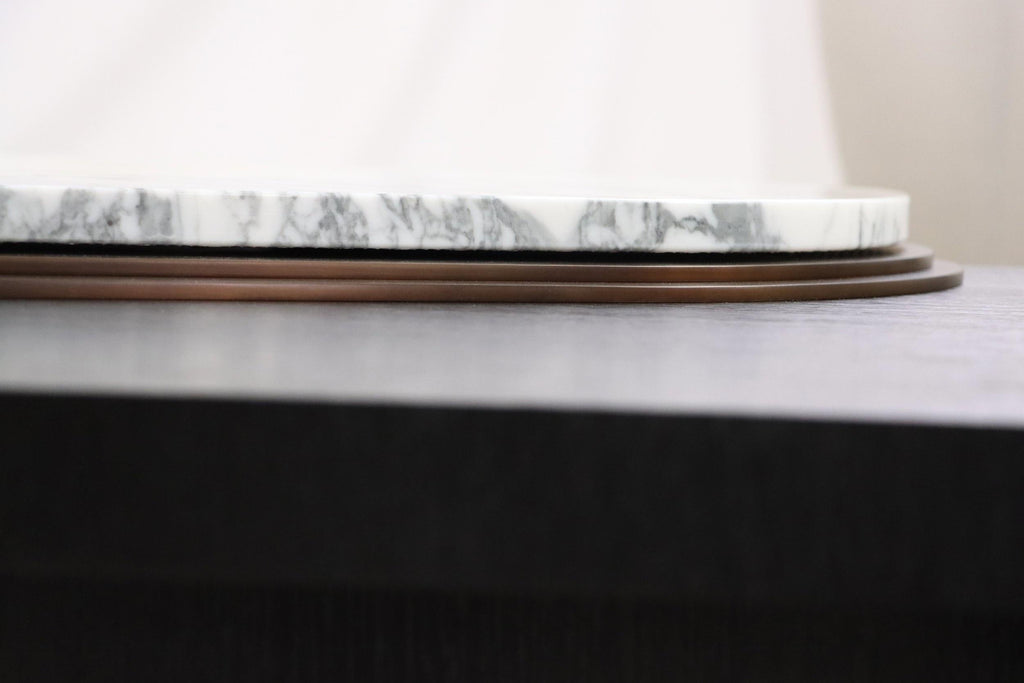 https://a.1stdibscdn.com/7-in-long-monumental-coffee-table-in-oak-with-layered-tops-in-brass-marble-for-sale-picture-5/f_27693/f_489220921771678738128/13016340_05_master.JPG