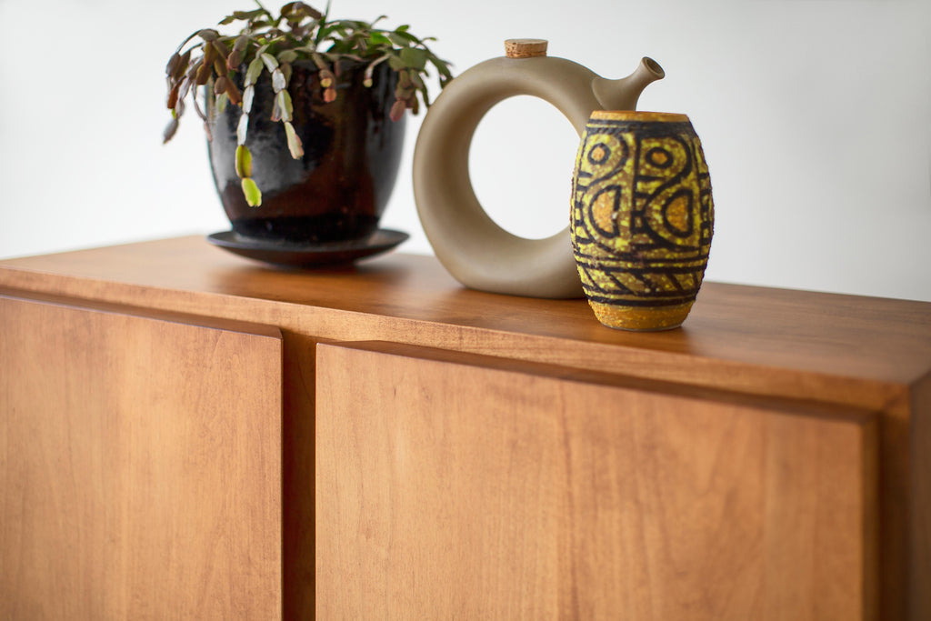 https://a.1stdibscdn.com/bertu-storage-carsen-modern-storage-cabinet-maple-for-sale-picture-3/f_9720/f_465311821757000424746/13081714_modern_storage_cabinet_15997261_master.jpg