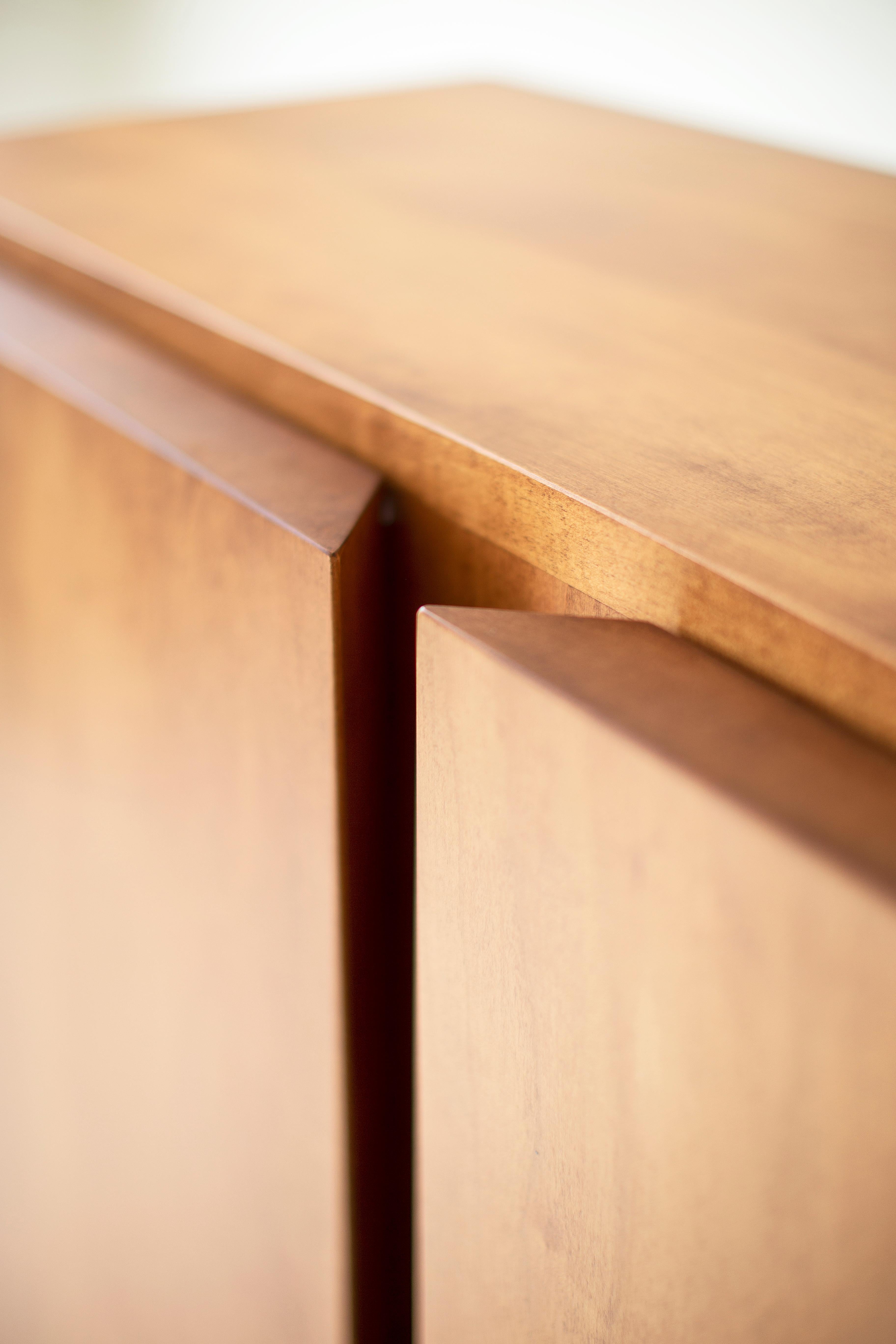 https://a.1stdibscdn.com/bertu-storage-carsen-modern-storage-cabinet-maple-for-sale-picture-5/f_9720/f_465311821757000422596/13081714_modern_storage_cabinet_15997267_master.jpg