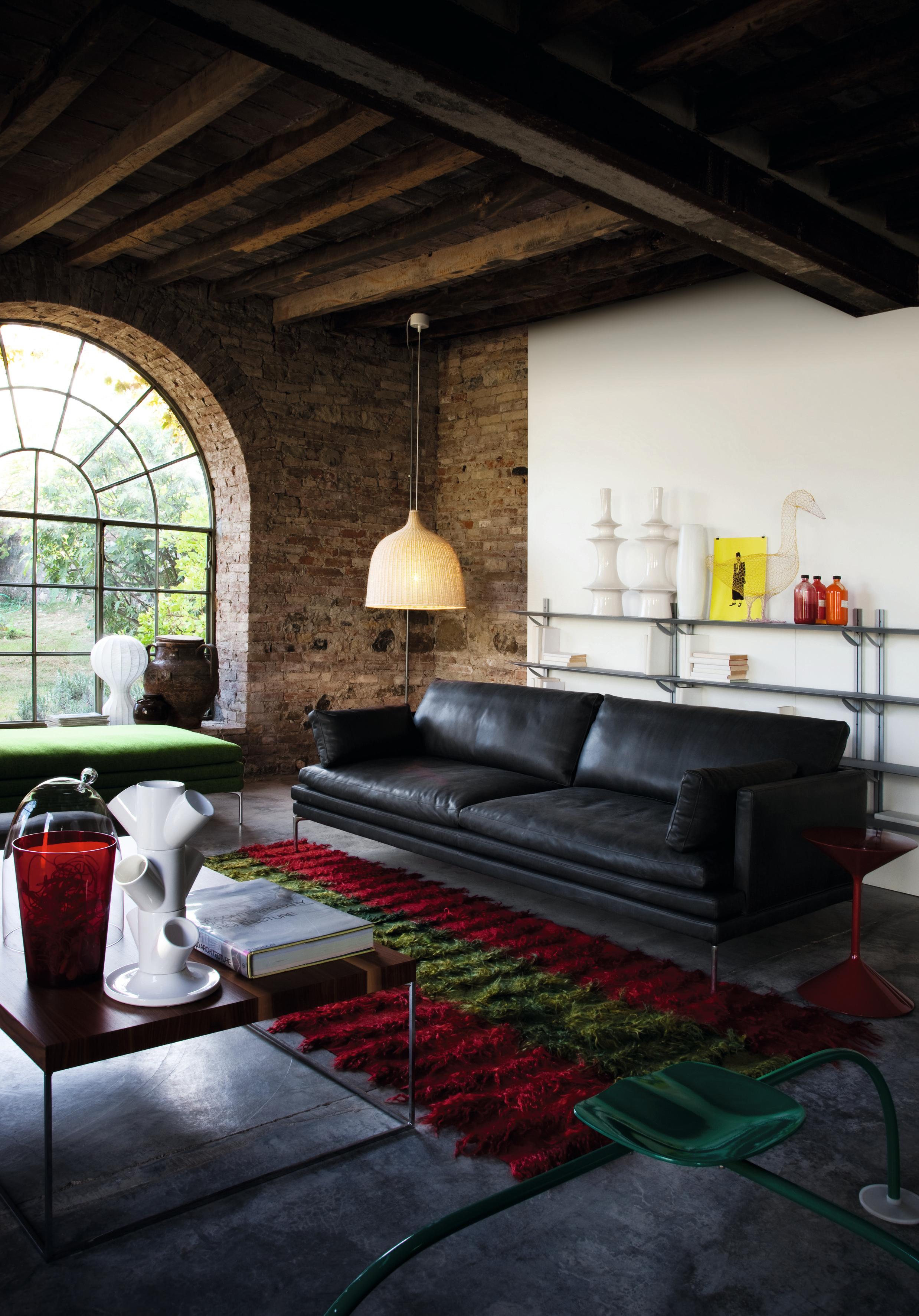 https://a.1stdibscdn.com/zanotta-william-monobloc-large-sofa-in-brown-leather-by-damian-williamson-for-sale-picture-2/22569652/f_288889421653971374248/1330_8IG01_2__master.jpg