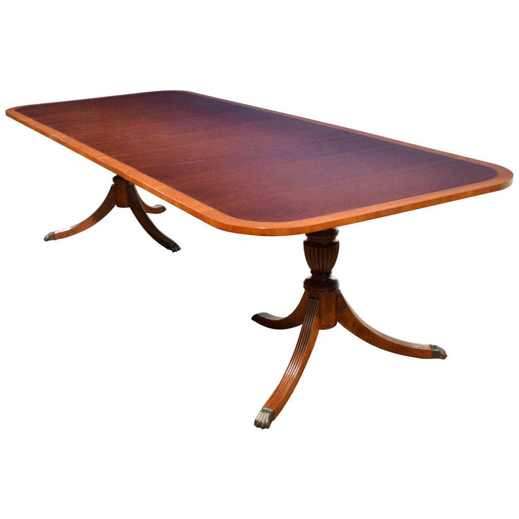 https://a.1stdibscdn.com/banded-cathedral-mahogany-georgian-style-pedestal-dining-table-by-leighton-hall-for-sale/1121189/f_135458721551518993279/13545872_master.jpg