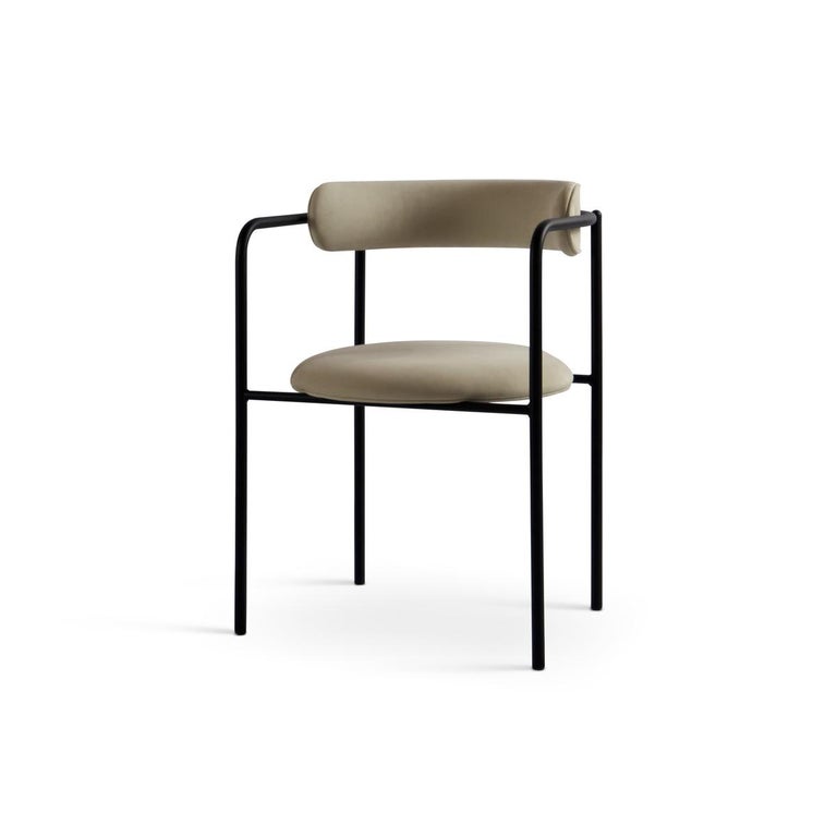 https://a.1stdibscdn.com/contemporary-chair-ff-4-legs-boucle-fabric-black-legs-for-sale-picture-13/f_31233/f_228122021614961541886/1355_01_7_FF_BLACK_ROYAL_NUBUCK_30252_FRONT_master.jpg?width=768