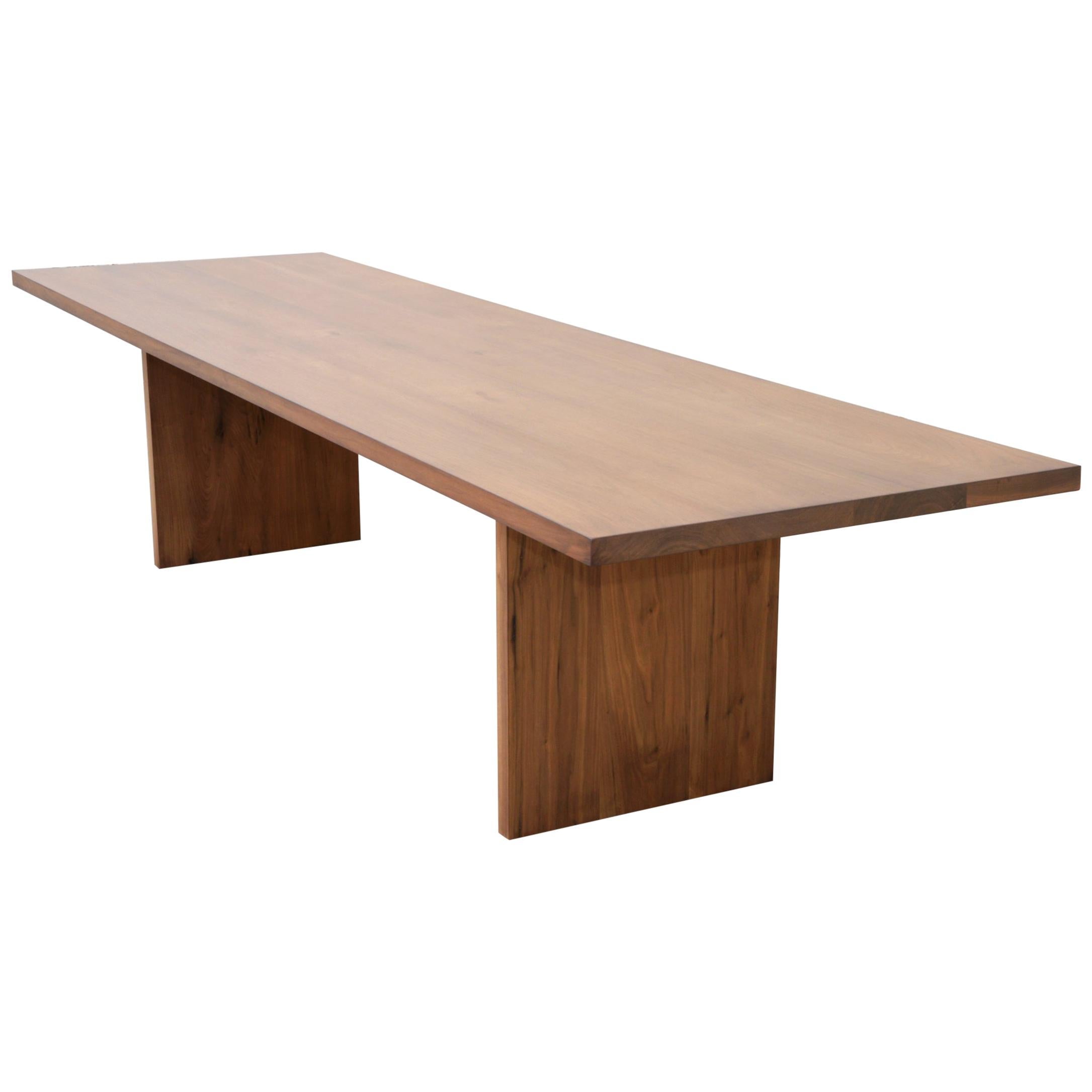 https://a.1stdibscdn.com/custom-walnut-dining-table-for-sale/1121189/f_138400411553923781680/13840041_master.jpg