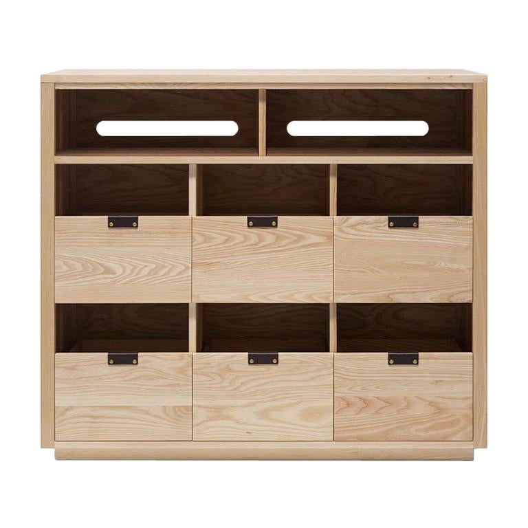 https://a.1stdibscdn.com/dovetail-vinyl-storage-cabinet-3-x-25-with-equipment-shelf-for-sale/1121189/f_139981921552571549725/13998192_master.jpg