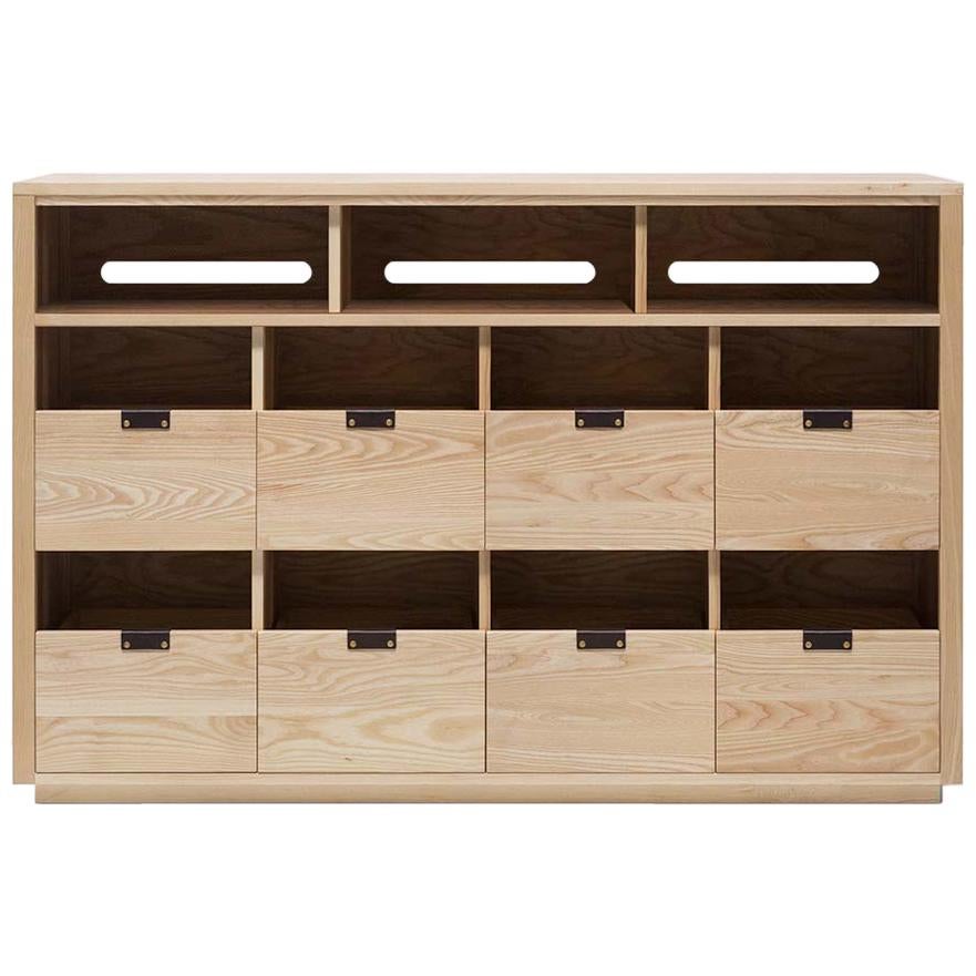 https://a.1stdibscdn.com/dovetail-vinyl-storage-cabinet-4-x-25-with-equipment-shelf-for-sale/1121189/f_139982721552571596870/13998272_master.jpg