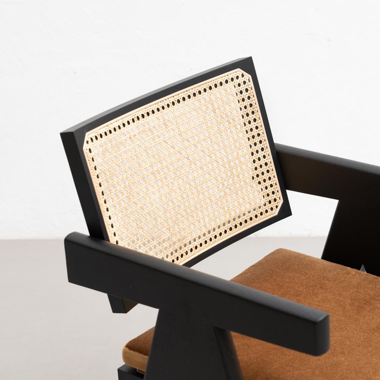 https://a.1stdibscdn.com/pierre-jeanneret-051-capitol-complex-office-chair-with-cushion-by-cassina-for-sale-picture-5/f_14272/f_322679821673952749293/13Dec_baixa_166_master.jpg?width=768
