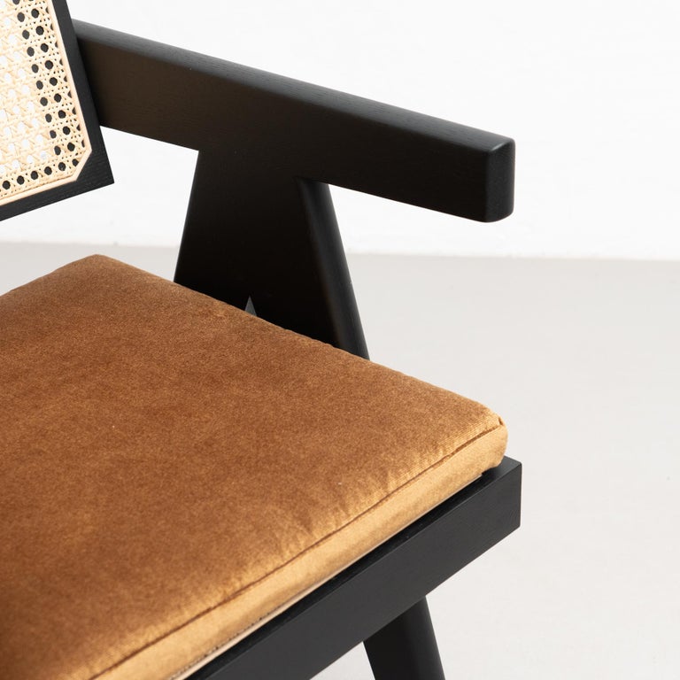https://a.1stdibscdn.com/pierre-jeanneret-051-capitol-complex-office-chair-with-cushion-by-cassina-for-sale-picture-7/f_14272/f_322679821673952750717/13Dec_baixa_168_master.jpg?width=768