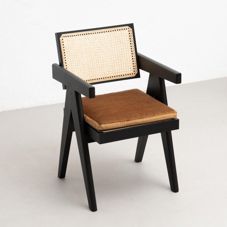 https://a.1stdibscdn.com/pierre-jeanneret-051-capitol-complex-office-chair-with-cushion-by-cassina-for-sale-picture-10/f_14272/f_322679821673952752833/13Dec_baixa_171_master.jpg?width=768