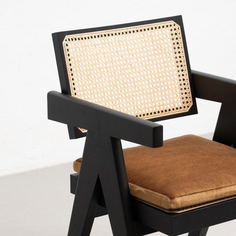 https://a.1stdibscdn.com/pierre-jeanneret-051-capitol-complex-office-chair-with-cushion-by-cassina-for-sale-picture-11/f_14272/f_322679821673952753442/13Dec_baixa_172_master.jpg?width=768