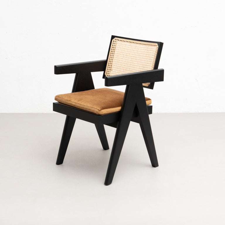 https://a.1stdibscdn.com/pierre-jeanneret-051-capitol-complex-office-chair-with-cushion-by-cassina-for-sale-picture-14/f_14272/f_322679821673952755400/13Dec_baixa_175_master.jpg?width=768