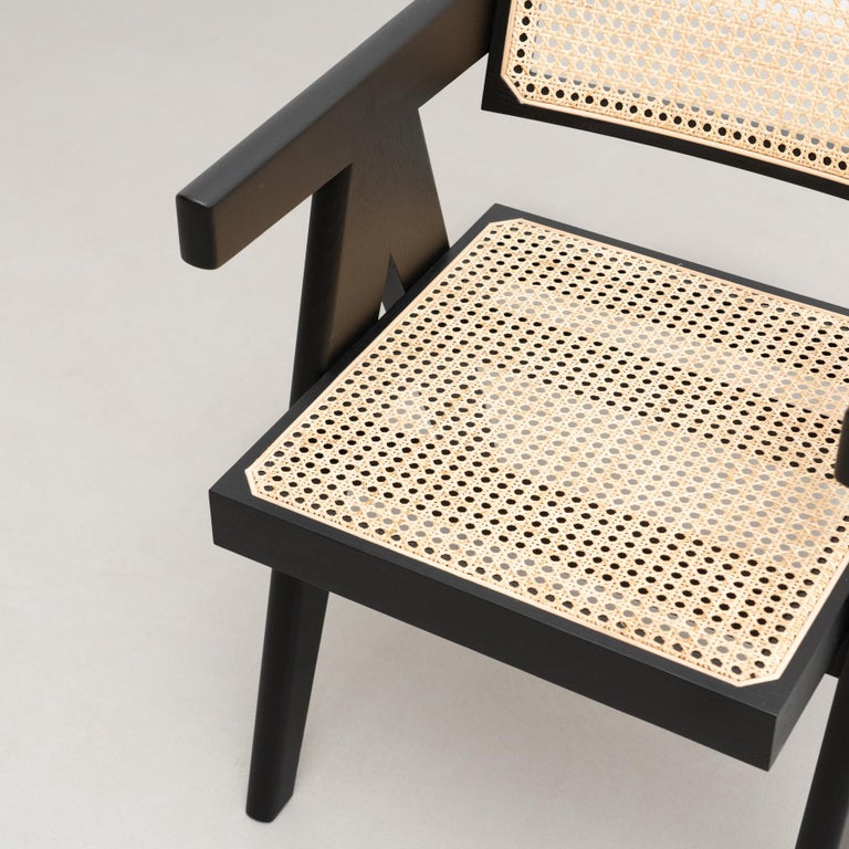 https://a.1stdibscdn.com/pierre-jeanneret-051-capitol-complex-office-chair-with-cushion-by-cassina-for-sale-picture-18/f_14272/f_322679821673952758165/13Dec_baixa_198_master.jpg?width=768