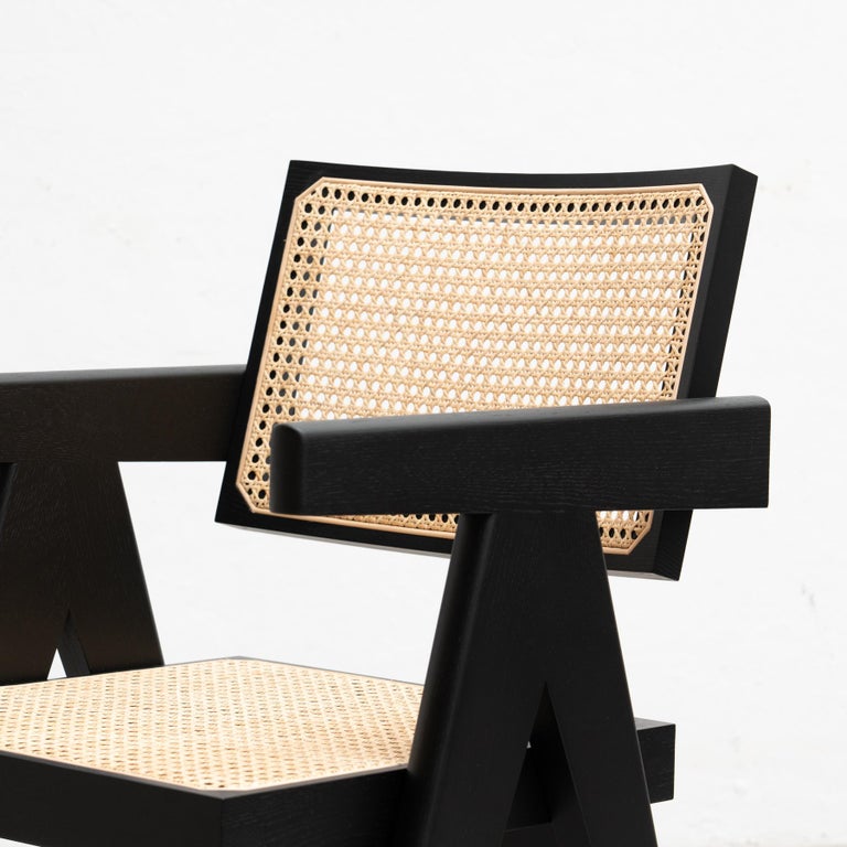 https://a.1stdibscdn.com/pierre-jeanneret-051-capitol-complex-office-chair-with-cushion-by-cassina-for-sale-picture-19/f_14272/f_322679821673952758872/13Dec_baixa_201_master.jpg?width=768