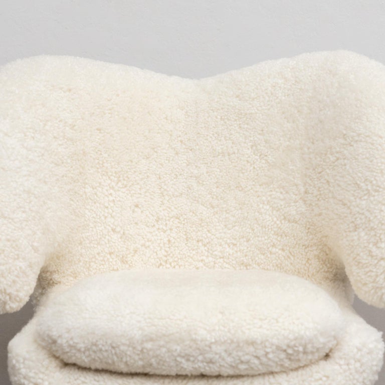 https://a.1stdibscdn.com/finn-juhl-pelican-chair-upholstered-in-gotland-sheepskin-for-sale-picture-5/f_14272/f_454067021749621645637/13Dec_baixa_423_master.jpg?width=768
