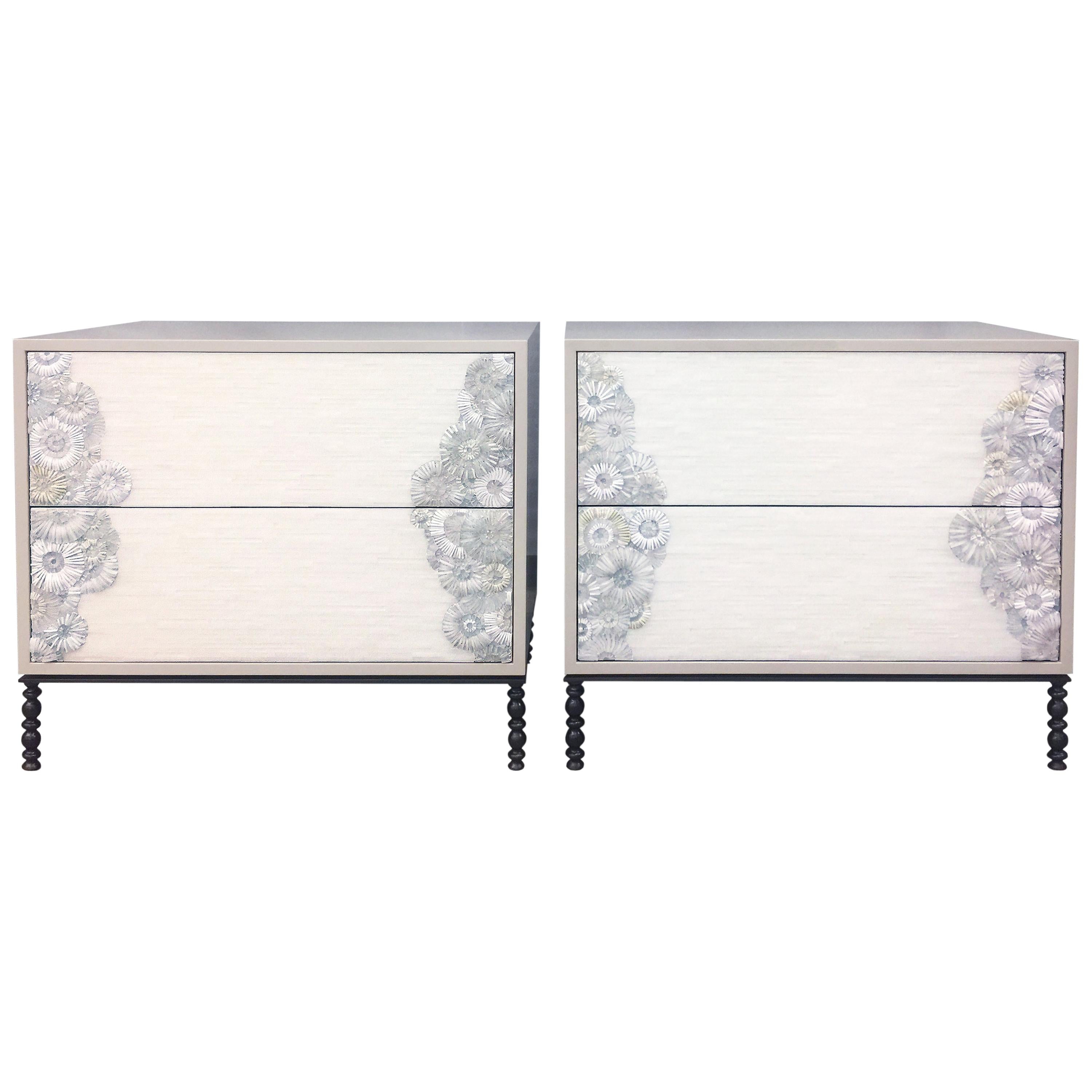 https://a.1stdibscdn.com/modern-white-blossom-glass-nightstand-with-misty-gray-finish-by-ercole-home-for-sale/1121189/f_140137221553153267268/14013722_master.jpg