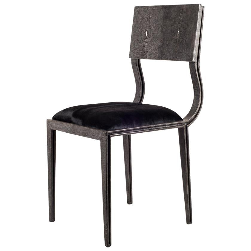 https://a.1stdibscdn.com/lola-chair-in-coal-black-shagreen-with-upholstered-seat-by-ry-augousti-for-sale/1121189/f_141501111553668145319/14150111_master.jpg