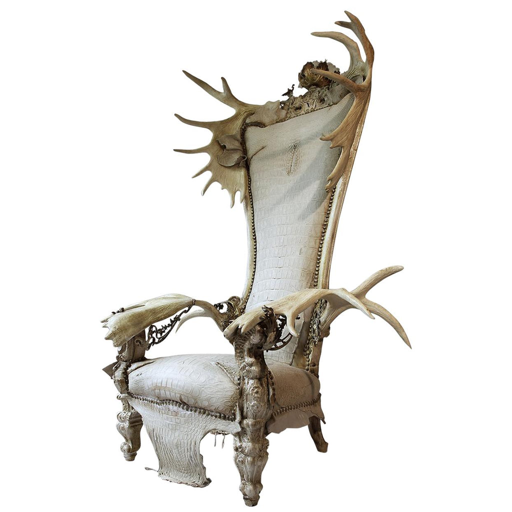 https://a.1stdibscdn.com/white-alligator-throne-with-natural-moose-antler-for-sale/1121189/f_141884321553920243739/14188432_master.jpg