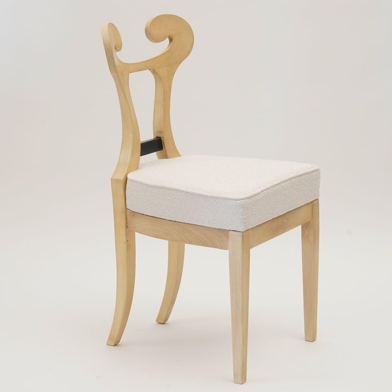 https://a.1stdibscdn.com/eclectica-set-of-8-white-biedermeier-dining-chairs-each-in-different-style-for-sale-picture-15/f_25683/f_461406221754336575952/14_ADX02827_master.jpeg?width=768