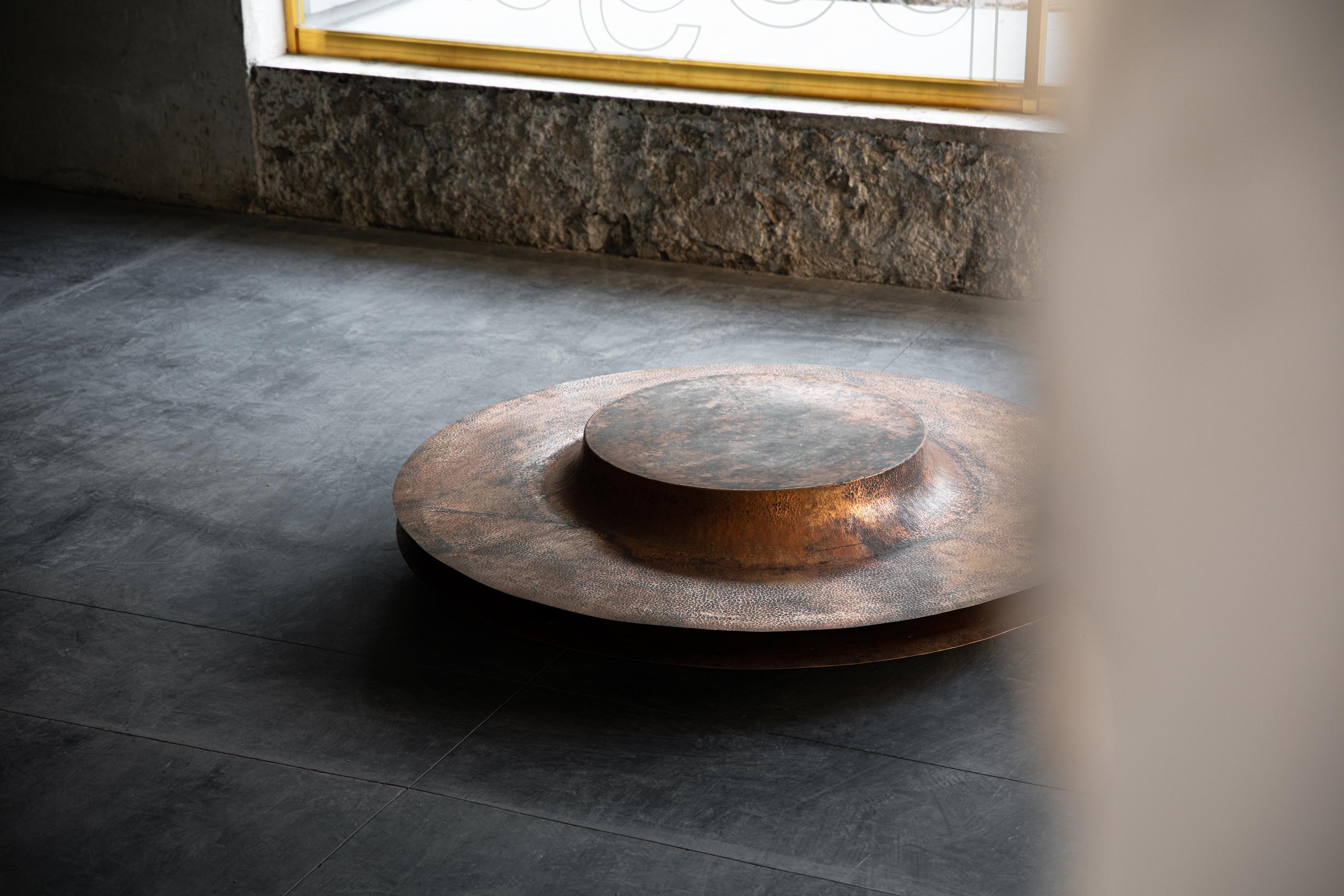 https://a.1stdibscdn.com/contemporary-mexican-obj-06-coffee-table-in-natural-copper-for-sale-picture-3/f_70152/f_476765721763970838786/14_ManuBano_master.jpg