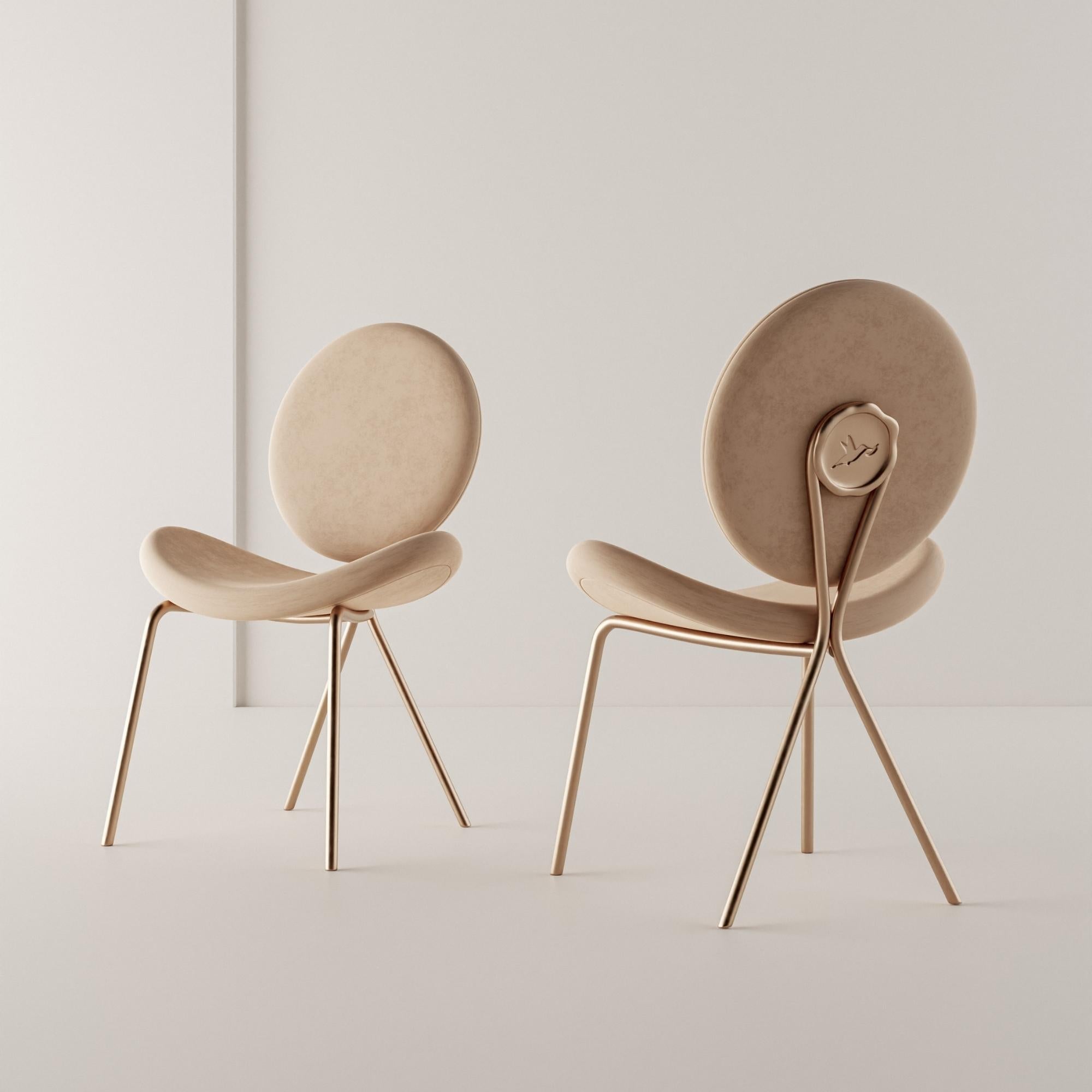 https://a.1stdibscdn.com/valerie-luxury-sculptural-chair-in-champagne-lacquered-aluminum-by-mainguilty-for-sale-picture-2/f_108262/f_488879821771511735029/14_master.jpg
