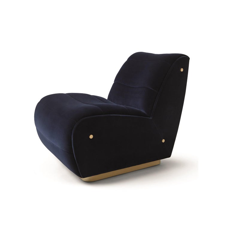 https://a.1stdibscdn.com/contemporary-armchair-offered-in-velvet-metal-base-for-sale-picture-2/f_27693/f_329123621677074860916/150414_19_MUNNA_NEWMAN_ARMCHAIR_4_master.jpg?width=768