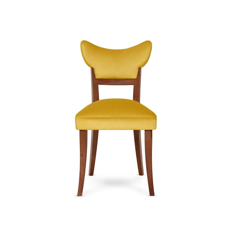 https://a.1stdibscdn.com/handcrafted-velvet-dining-chair-in-retro-silhouette-for-sale-picture-4/f_27693/f_330814721677786720207/151117_MUNNA_FRANCOISE_CHAIR_01_master.jpg?width=768