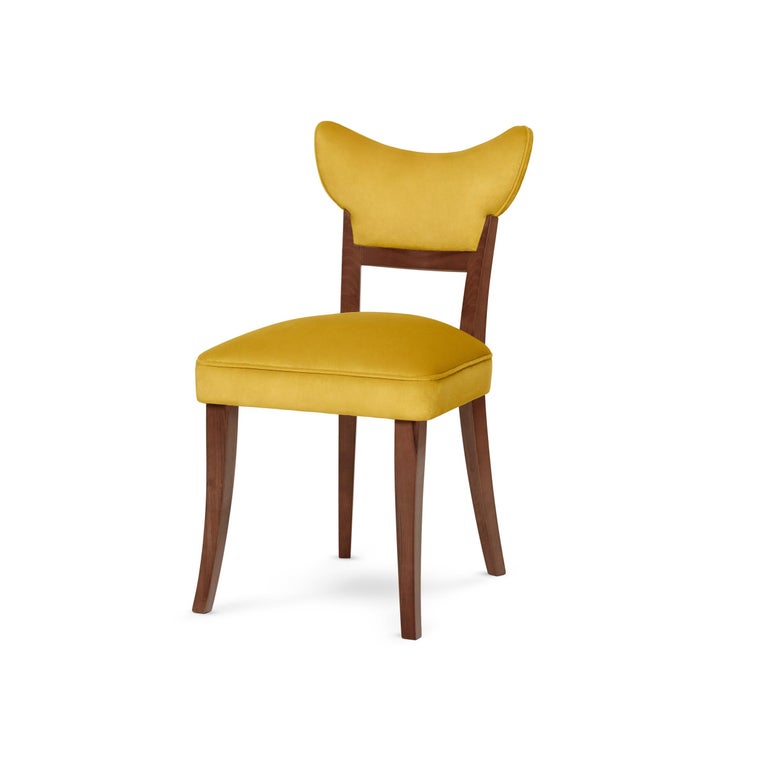 https://a.1stdibscdn.com/handcrafted-velvet-dining-chair-in-retro-silhouette-for-sale-picture-5/f_27693/f_330814721677786720611/151117_MUNNA_FRANCOISE_CHAIR_02_master.jpg?width=768